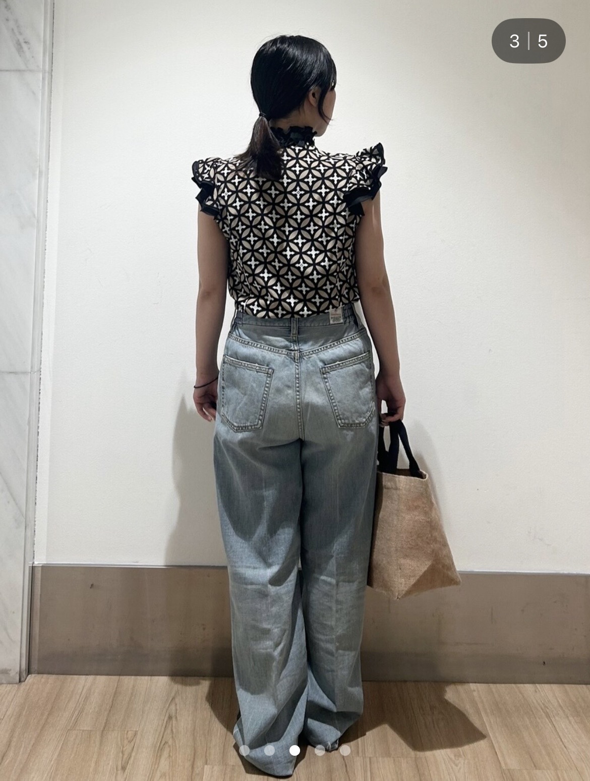 とりみさんの「DRESSTERIOR｜センタープレスストレートデニム」を使ったコーディネート