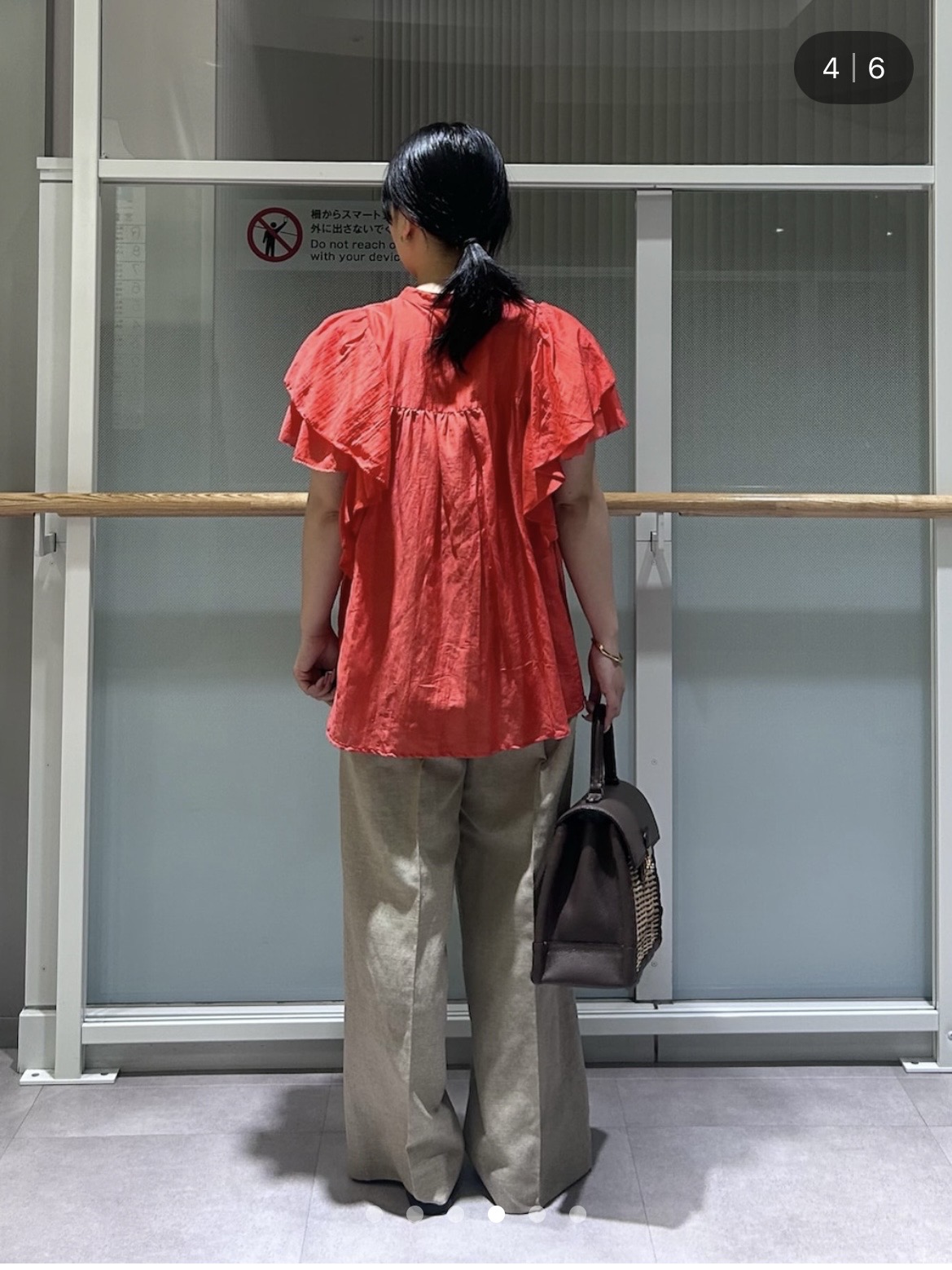 とりみさんの「DRESSTERIOR｜コットンシルク ラッフルスリーブ ブラウス」を使ったコーディネート