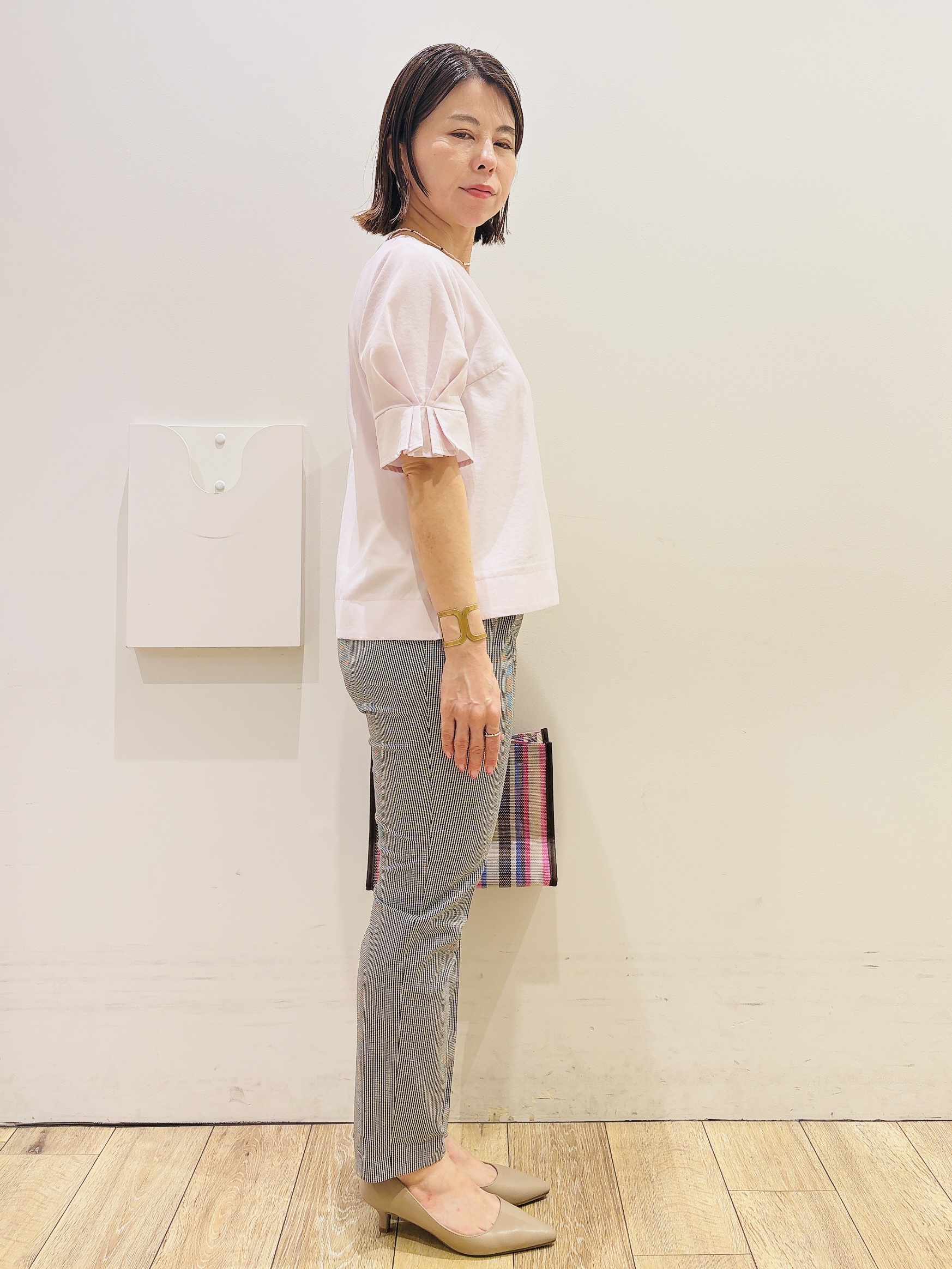 YUKOさんの「index｜【接触冷感】タックパフスリーブブラウス《吸水速乾／防シワ／洗濯機OK／XS～3L／6col》」を使ったコーディネート