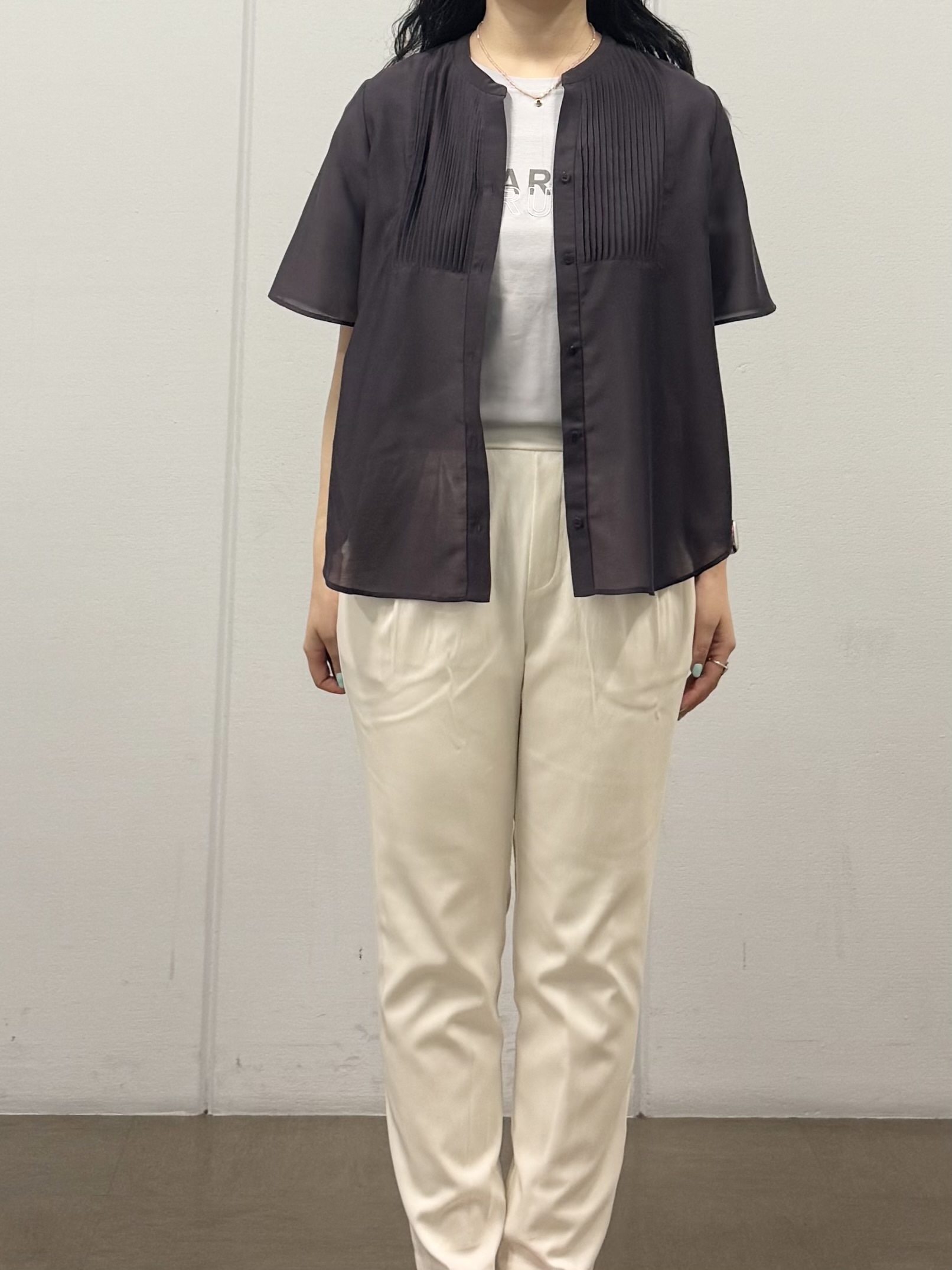 mizukiさんの「INDIVI｜【UVケア／選べるグラフィック】スムースジャージTシャツ」を使ったコーディネート