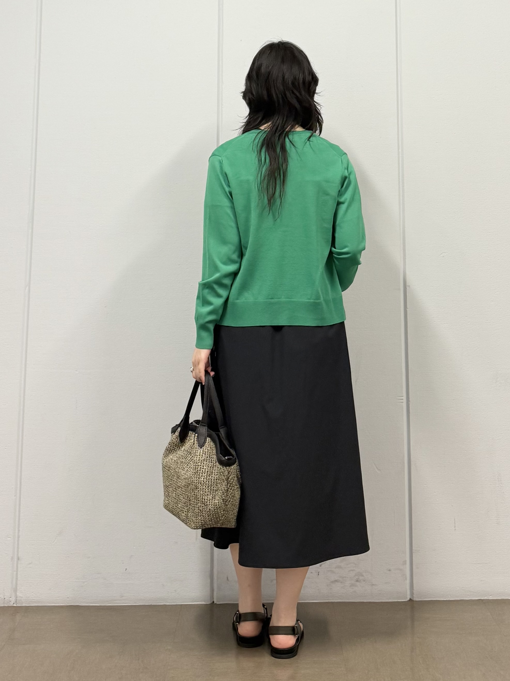 mizukiさんの「INDIVI｜【洗える／1枚でキマる／ドロスト付】ビスチェ風ドッキングTワンピース」を使ったコーディネート