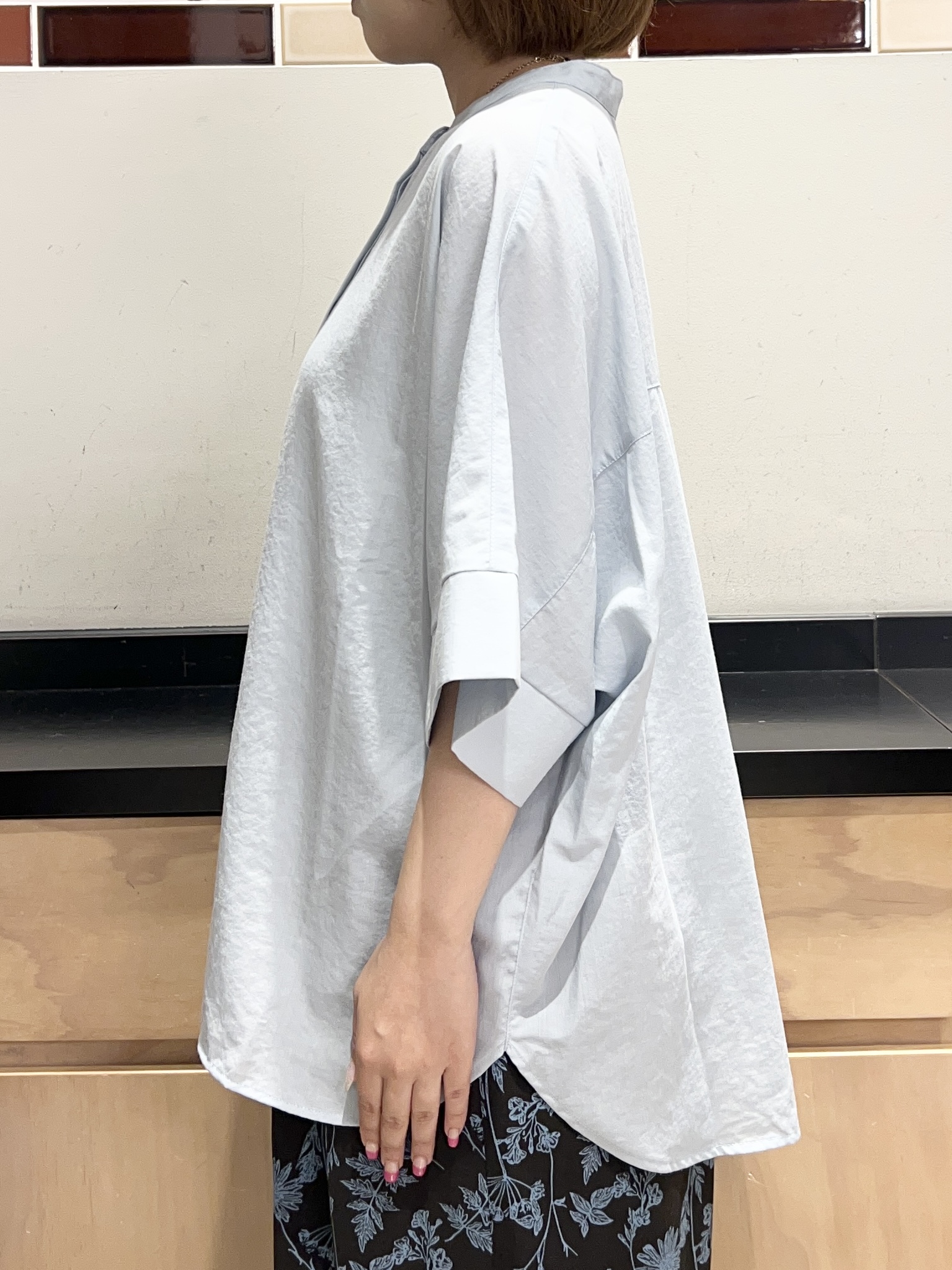 かのさんの「THE SHOP TK｜【高レビュー/体型カバー】さらっと快適 ドルマン5分袖ブラウス」を使ったコーディネート