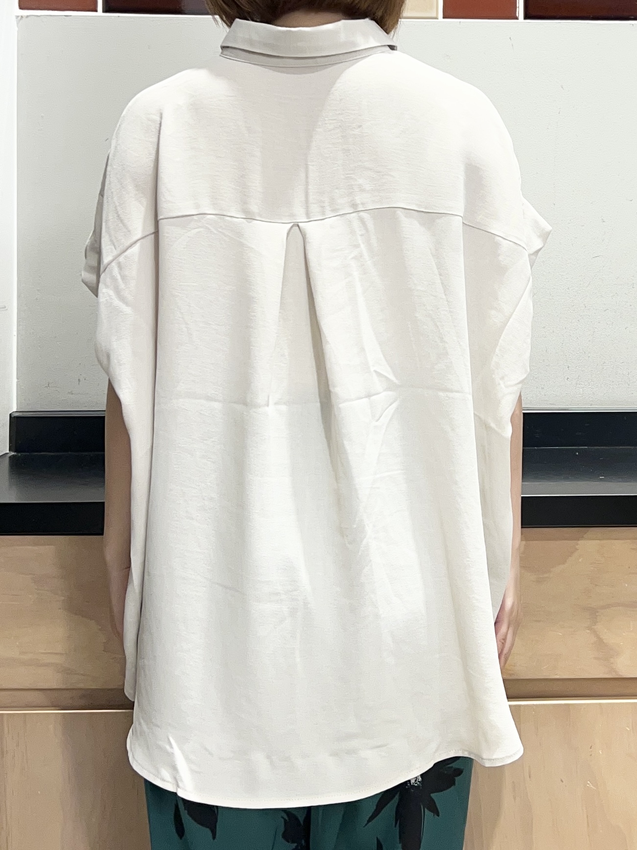 かのさんの「THE SHOP TK｜【ひんやり/防しわ/UV/吸水速乾】襟付き フレンチスリーブシャツ」を使ったコーディネート
