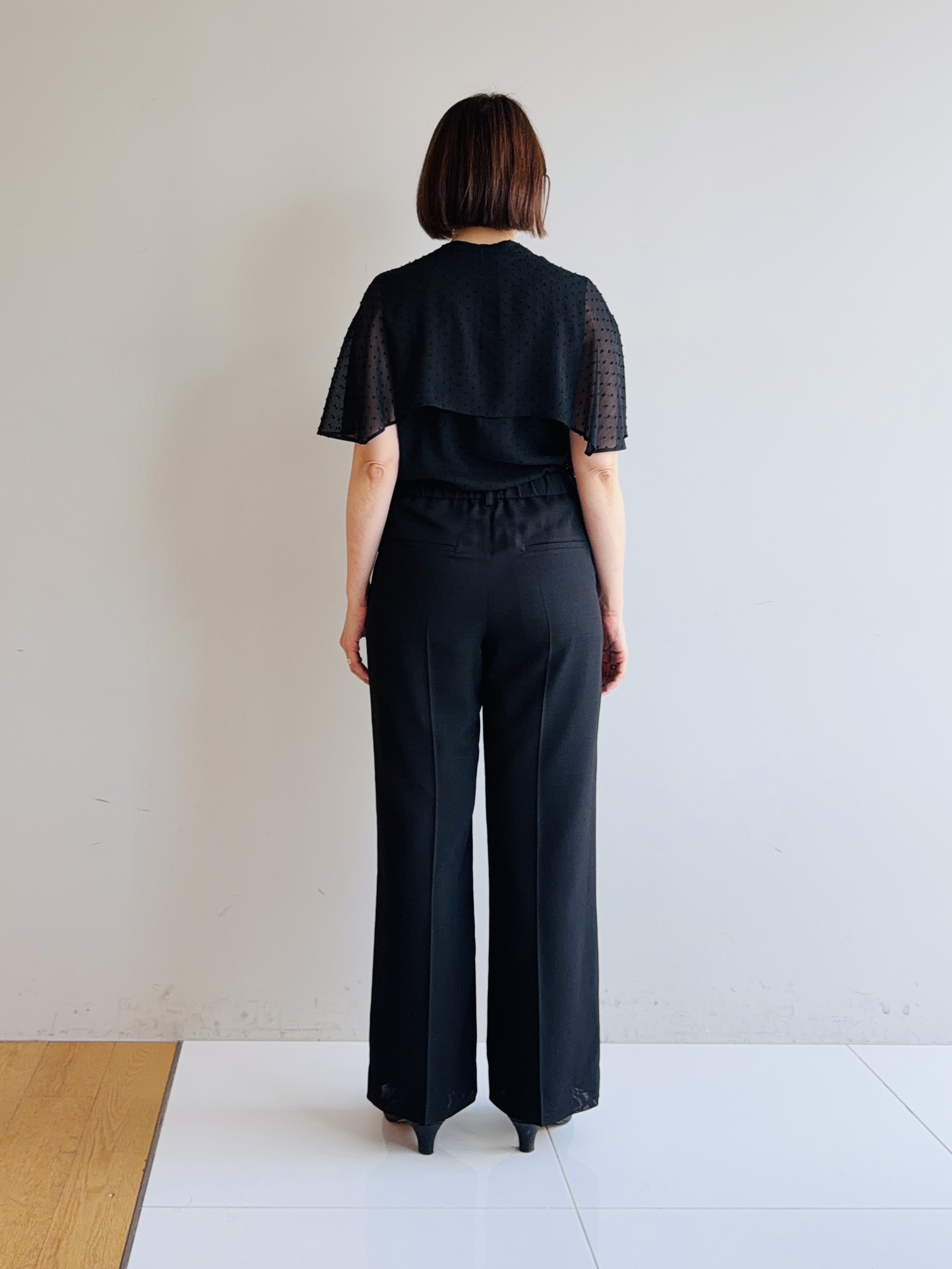 murayamaさんの「INDIVI｜【洗える／ドットモチーフ】ケープスリーブブラウス」を使ったコーディネート