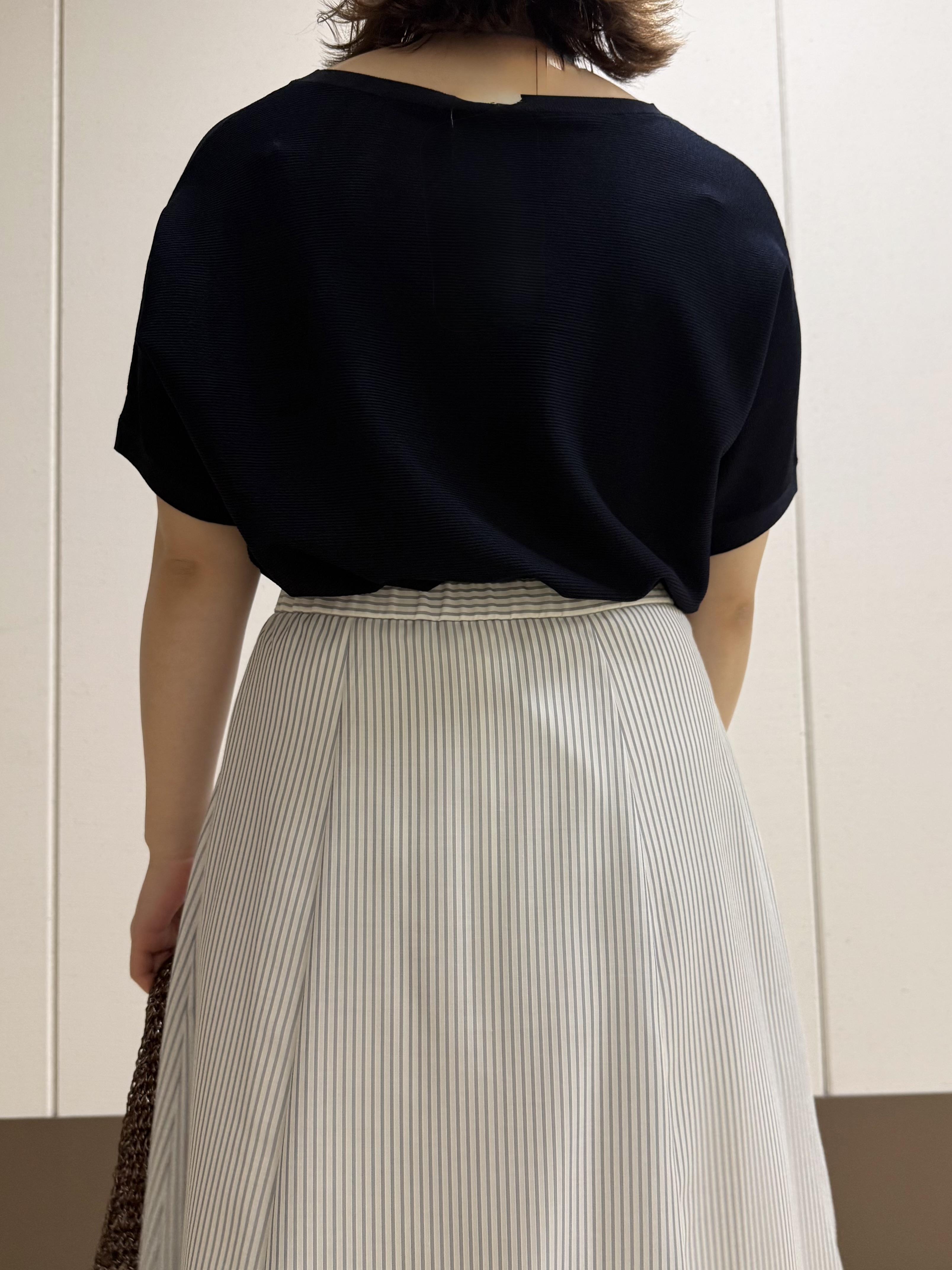 Rikoさんの「INDIVI｜【洗える】ガーター編みVネックニットT」を使ったコーディネート