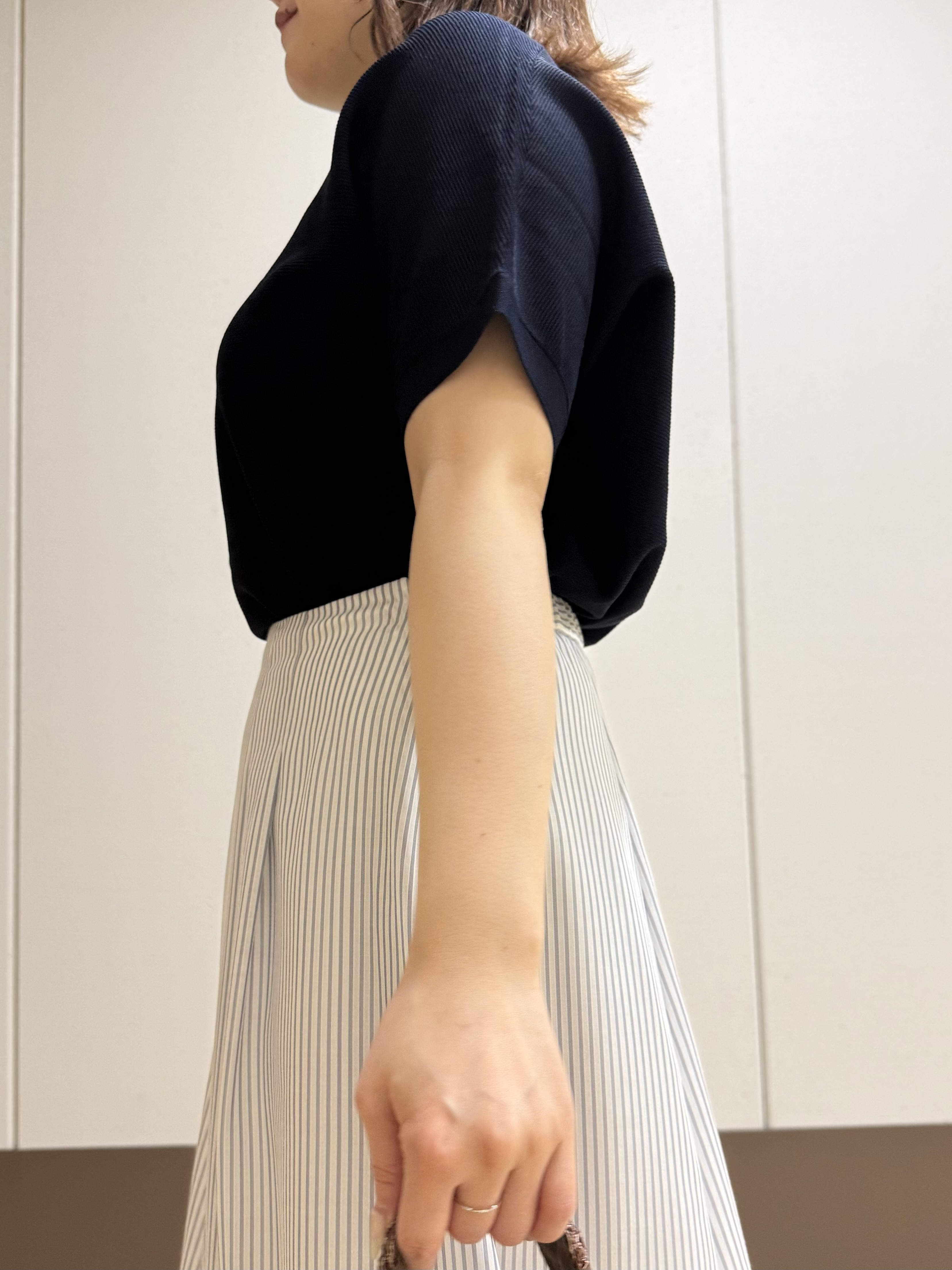 Rikoさんの「INDIVI｜【洗える】ガーター編みVネックニットT」を使ったコーディネート