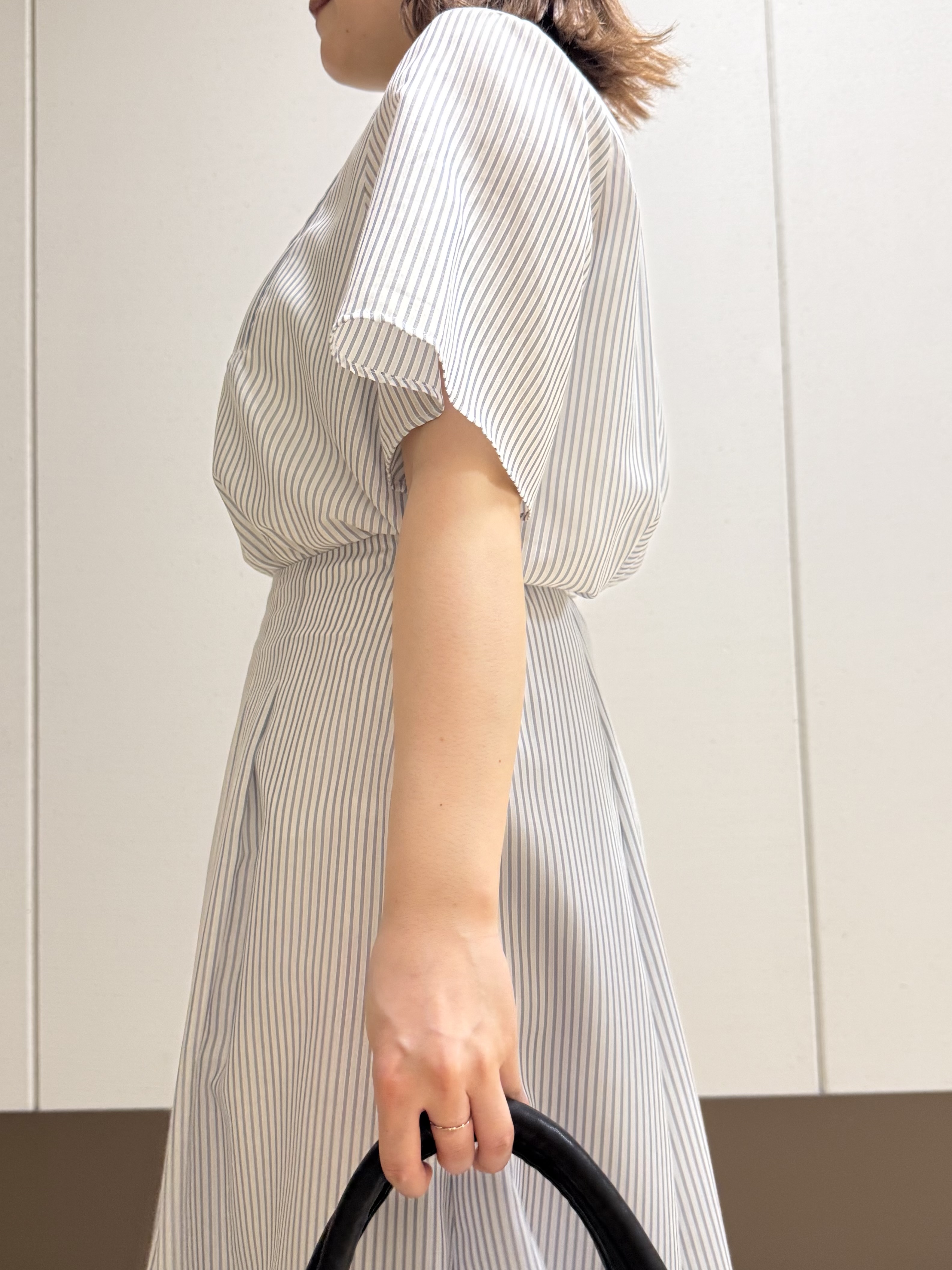 Rikoさんの「INDIVI｜【接触冷感/洗える】シアーシャンブレーピンタックブラウス」を使ったコーディネート