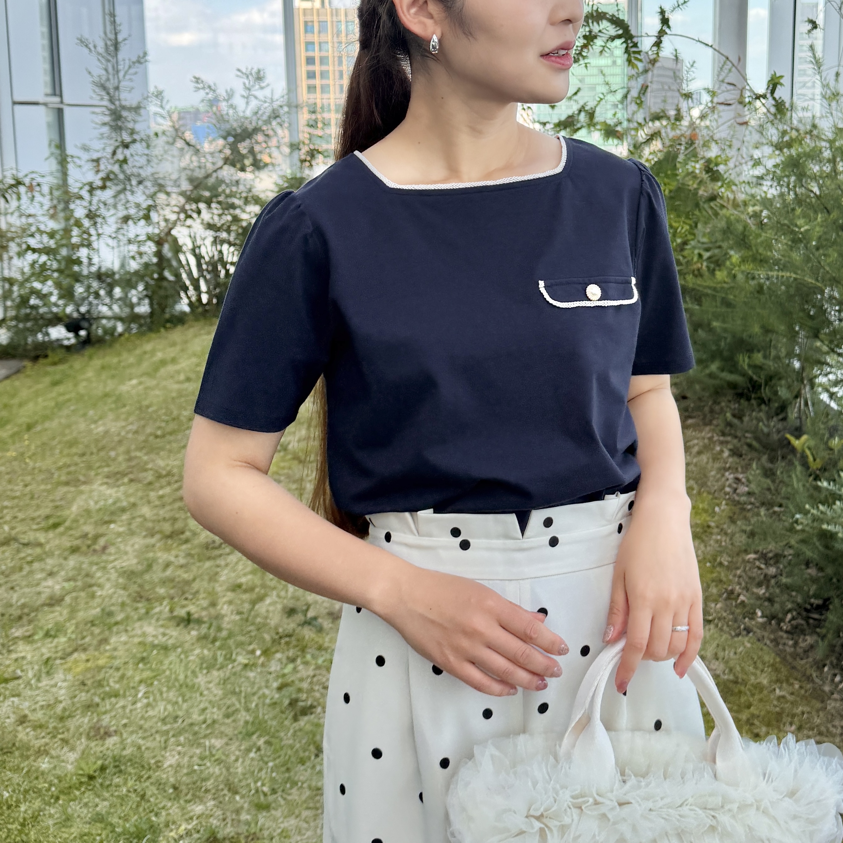 makiさんの「Couture brooch｜【接触冷感・UVカット・洗える】マリンコードTシャツ」を使ったコーディネート