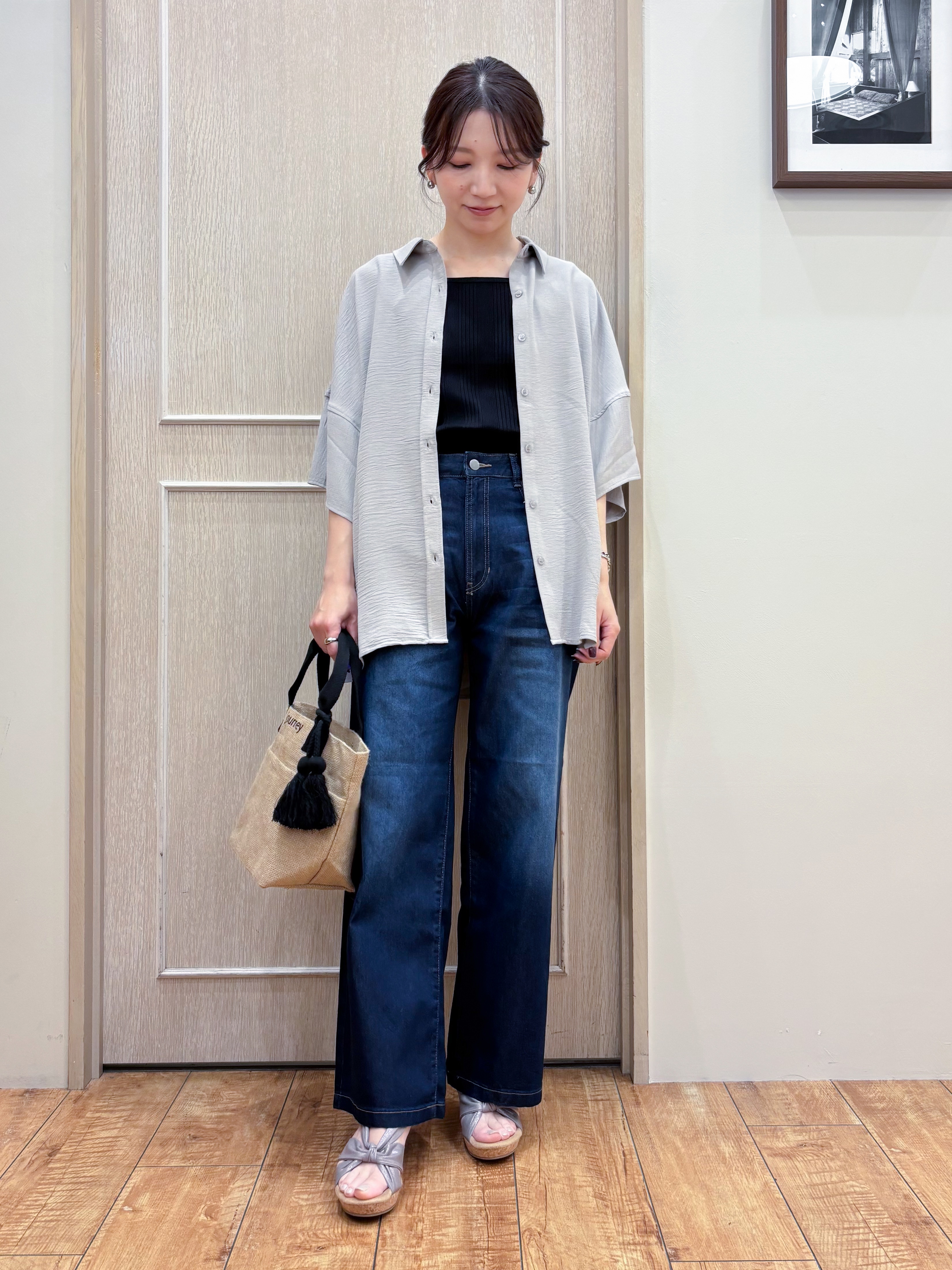 なみさんの「SHOO･LA･RUE｜【高レビュー/洗濯後しわになりにくい/体型カバー】きちんとゆるっと 大人の抜け感 ポンチョ風カラーシ」を使ったコーディネート