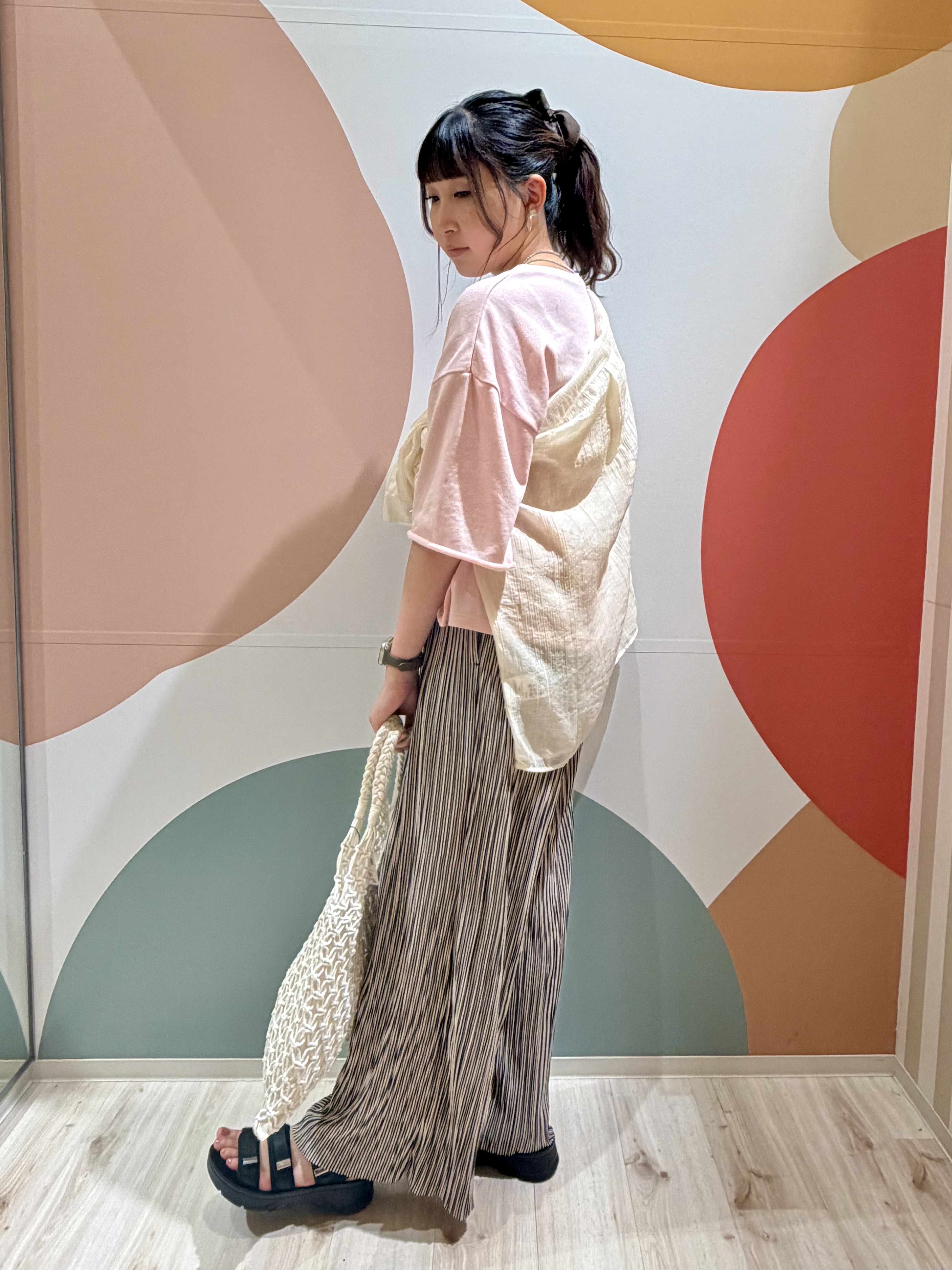 末っ子さんの「SHOO･LA･RUE｜【S-LL】大人のシアー感 風合い楽しむバンドカラーシャツ」を使ったコーディネート