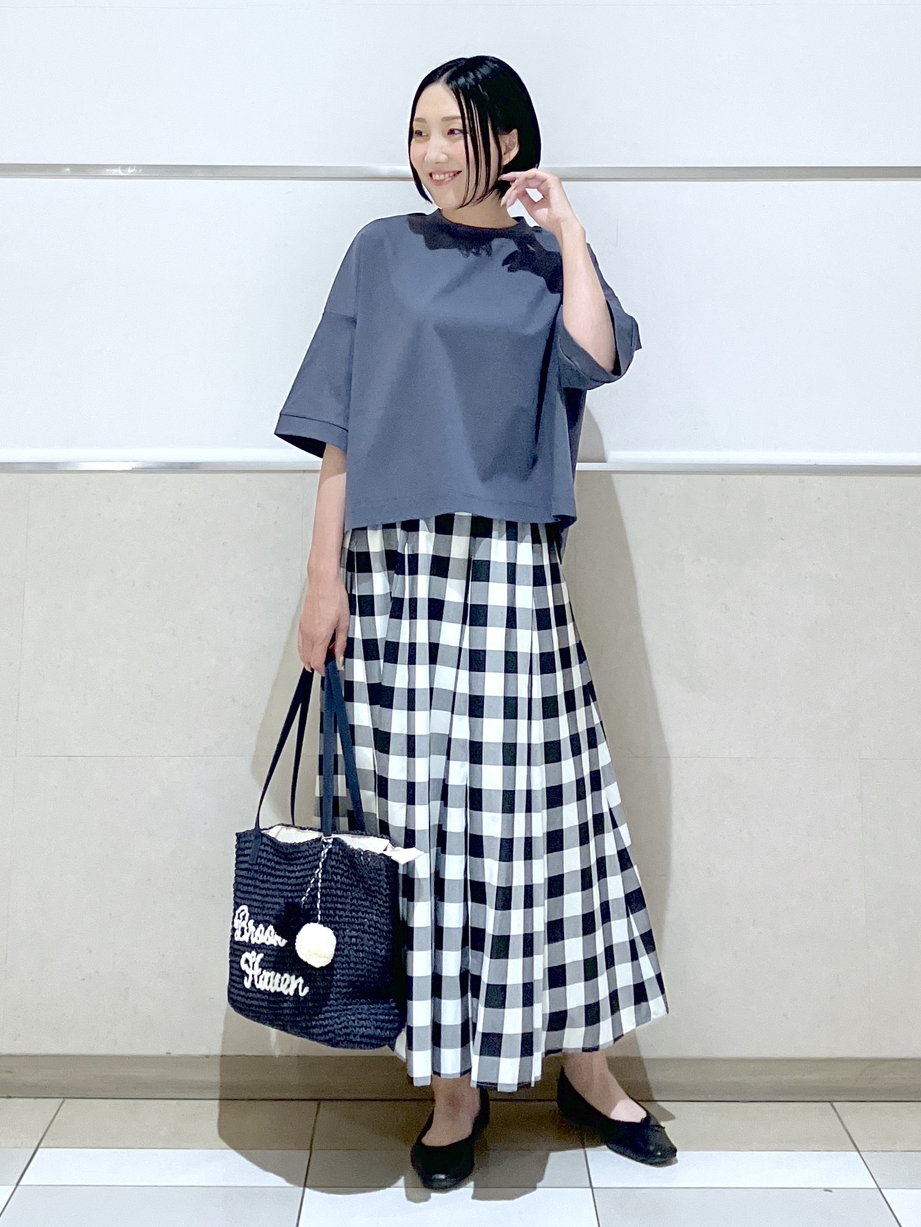 eriko さんの「Dessin｜【新色追加/体型カバー】美光沢カットソーボクシーシルエット」を使ったコーディネート