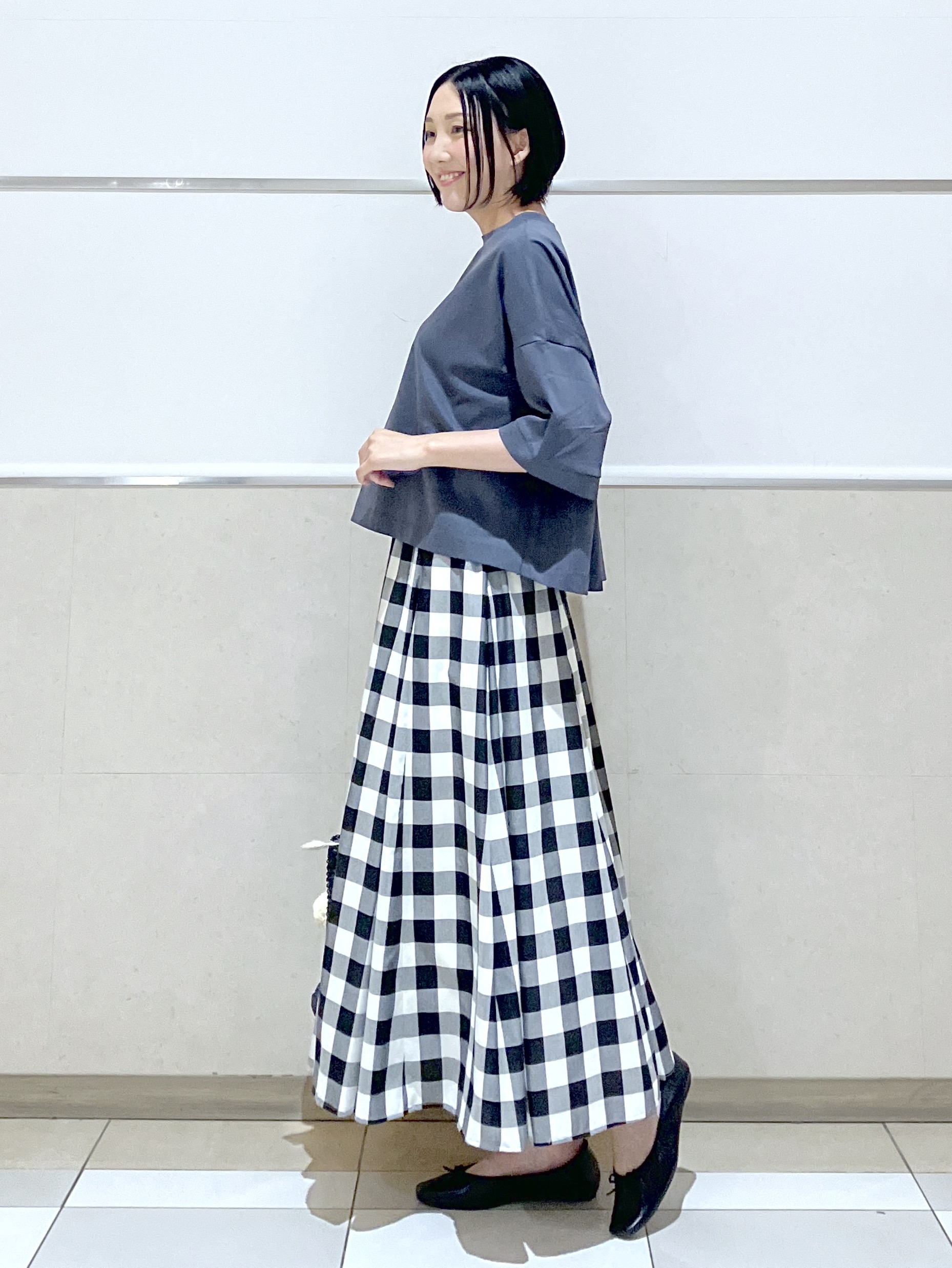 eriko さんの「Dessin｜【新色追加/体型カバー】美光沢カットソーボクシーシルエット」を使ったコーディネート