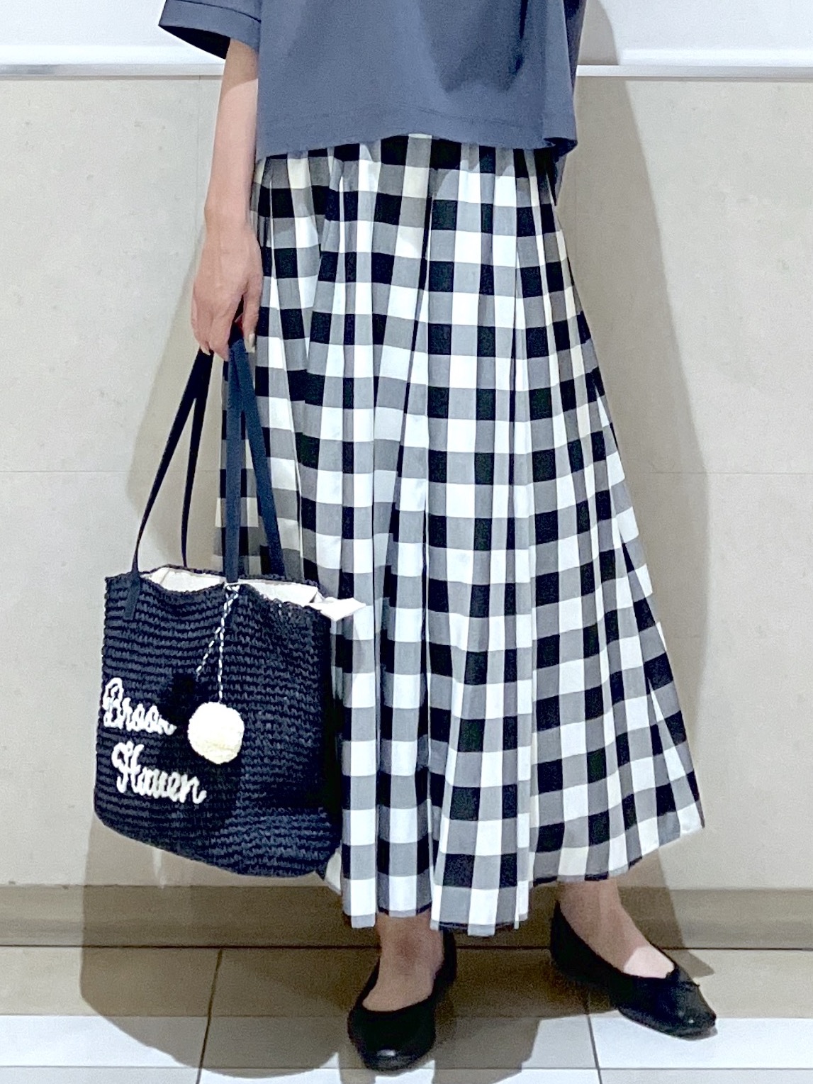 eriko さんの「Dessin｜【新色追加/体型カバー】美光沢カットソーボクシーシルエット」を使ったコーディネート
