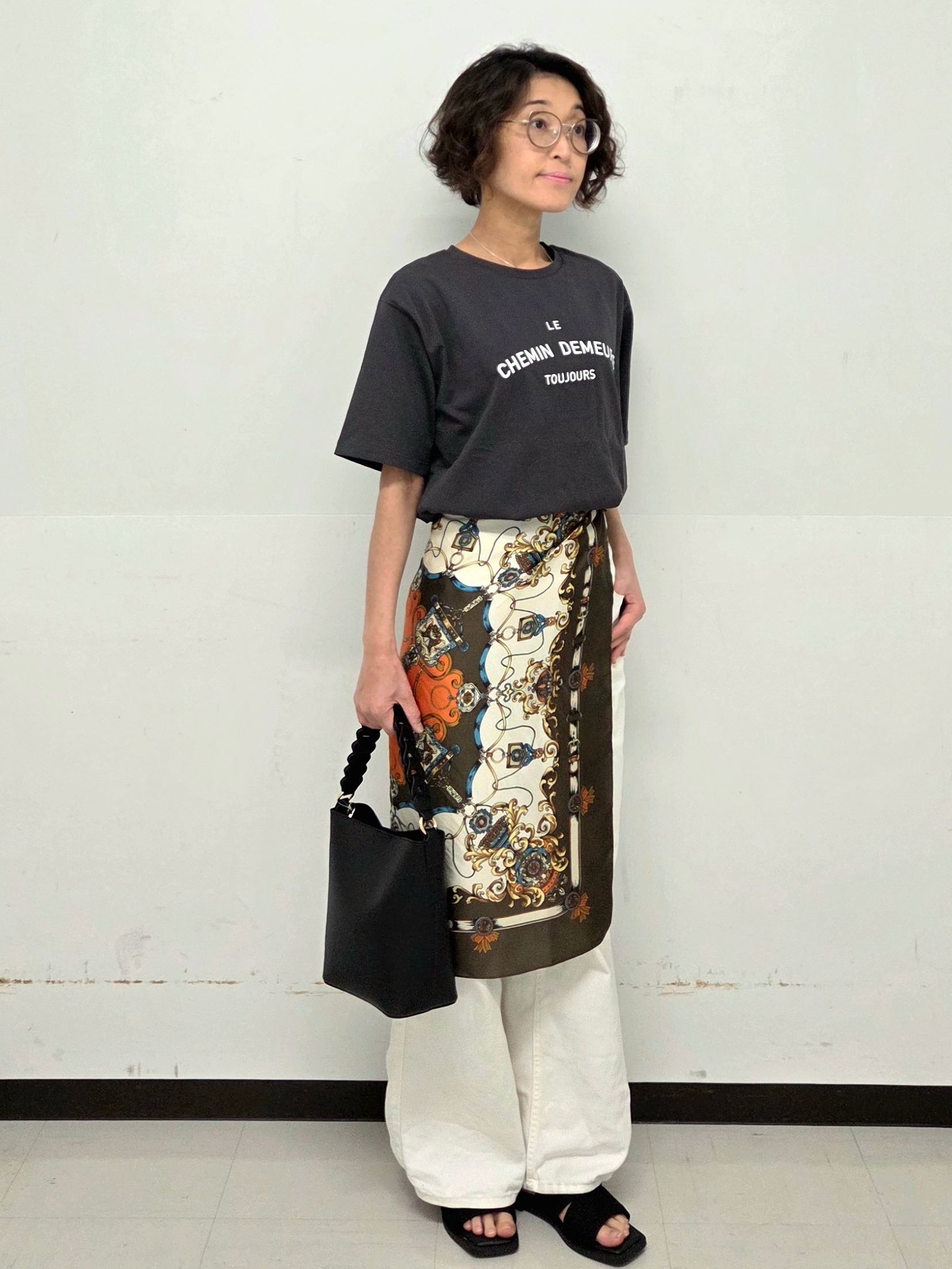 くまみさんの「OPAQUE.CLIP｜ロゴプリントアソートTシャツ【洗濯機OK】」を使ったコーディネート