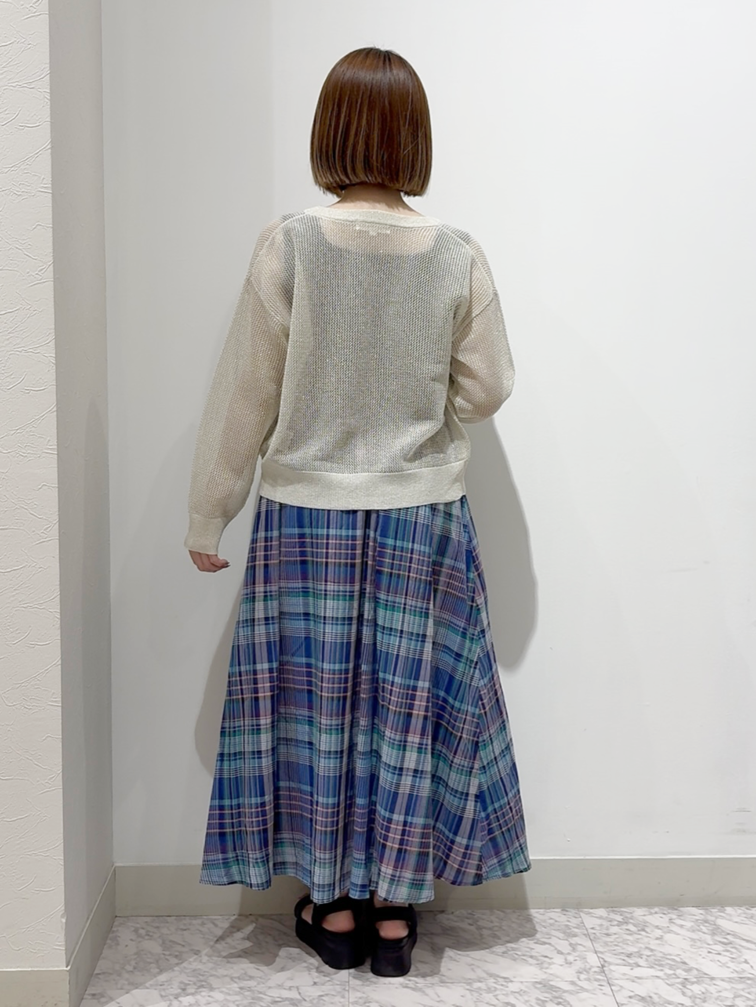 しかっちさんの「grove｜【貴島明日香さん着用】ラメメッシュキーネックカーディガン」を使ったコーディネート