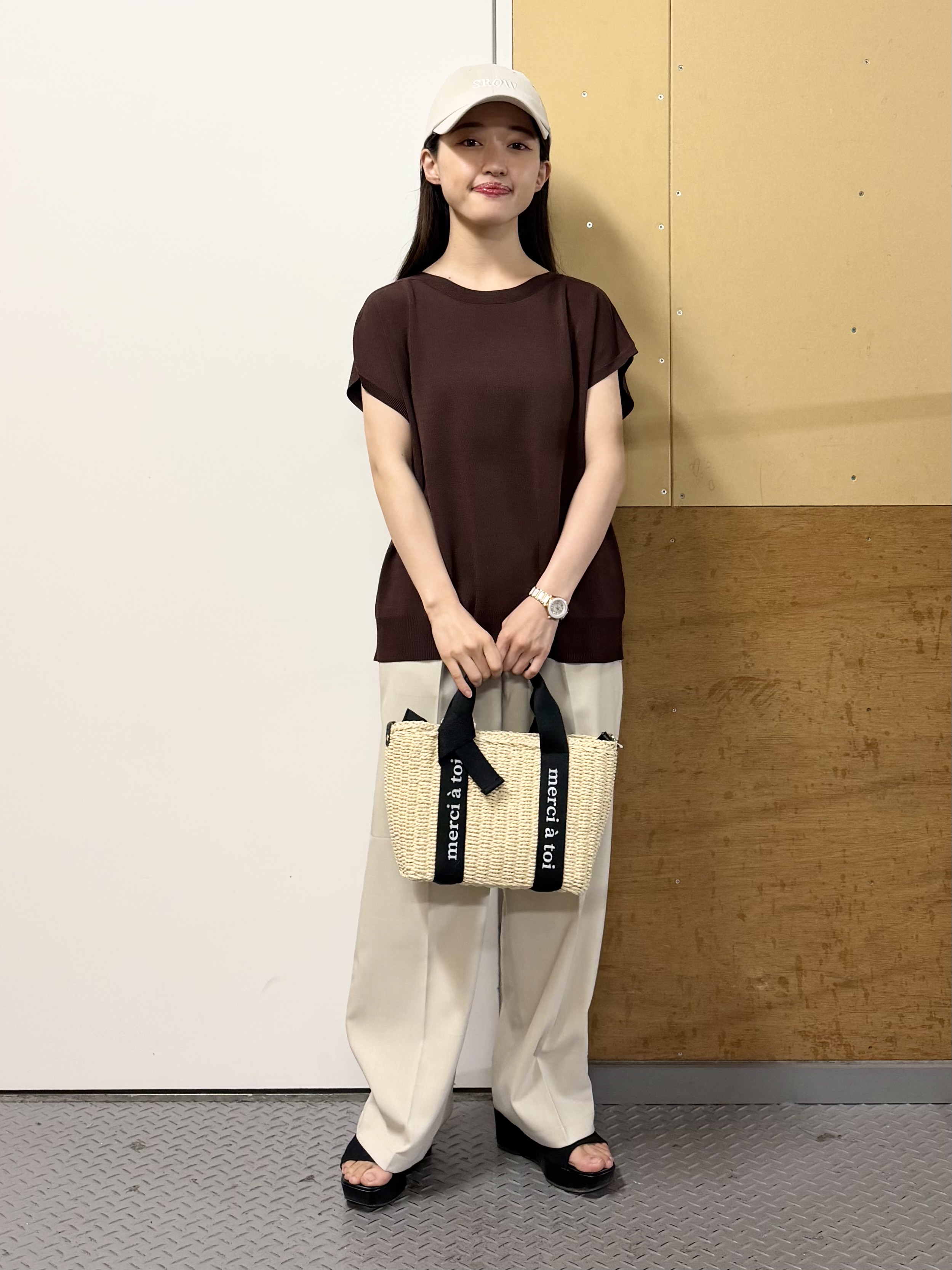 sahoさんの「THE SHOP TK｜【S-XL/ひんやりタッチ】多機能フレンチスリーブニット 洗濯機OK/UVケア/毛玉になりにくい」を使ったコーディネート