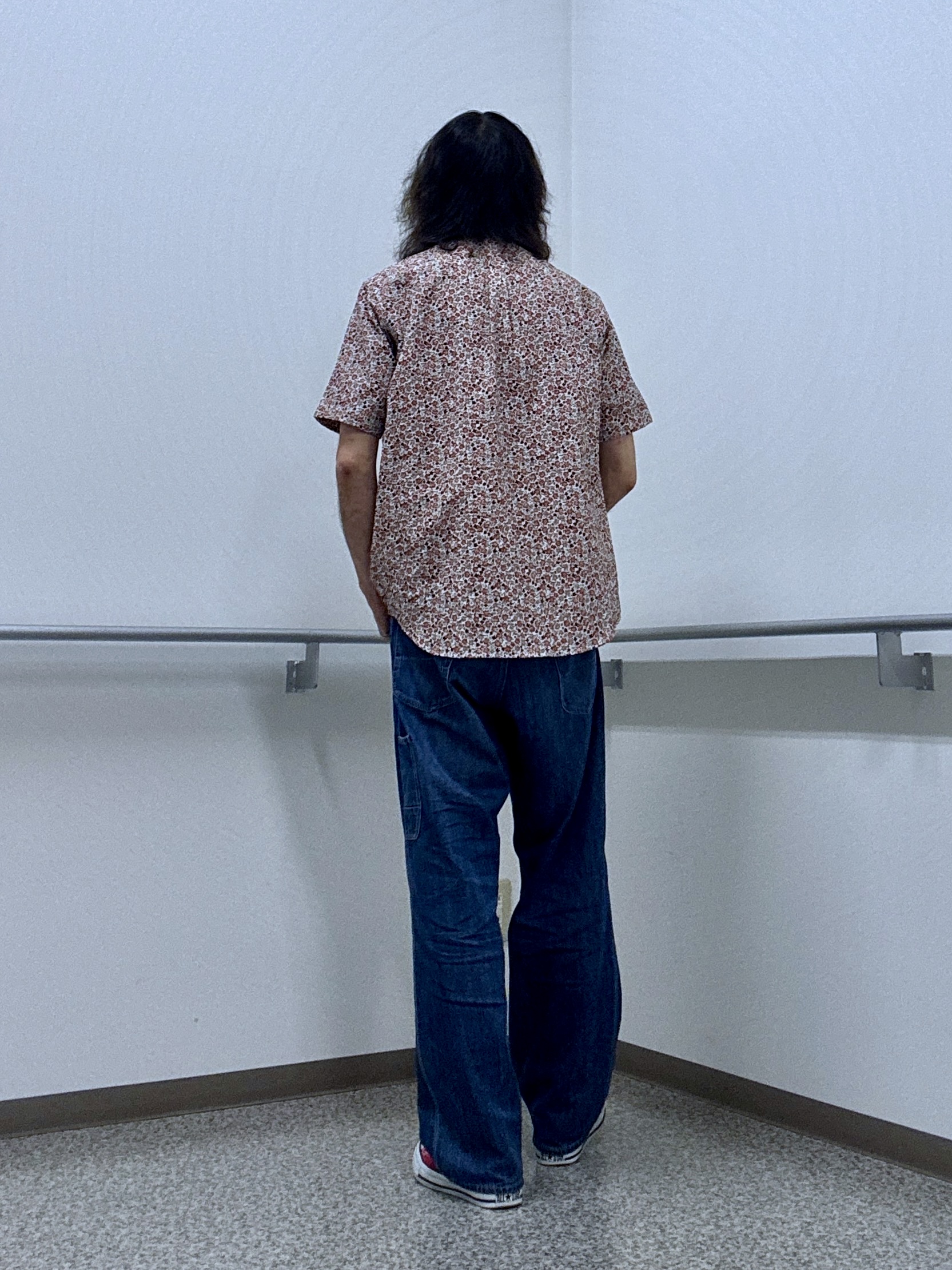 おーのさんの「TAKEO KIKUCHI｜リップル小花シャツ」を使ったコーディネート