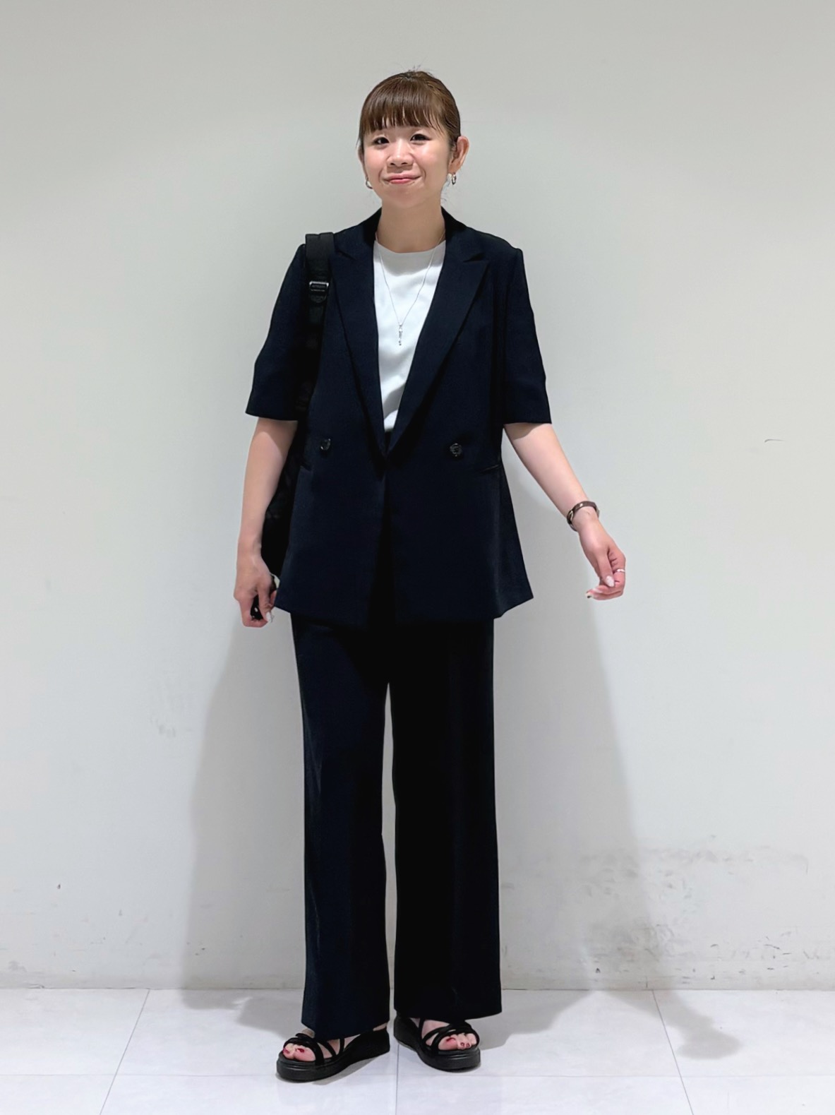 tsuyuさんの「INDIVI｜【超軽量／大人カジュアル】収納力◎！ギャザーフォルムリュック」を使ったコーディネート