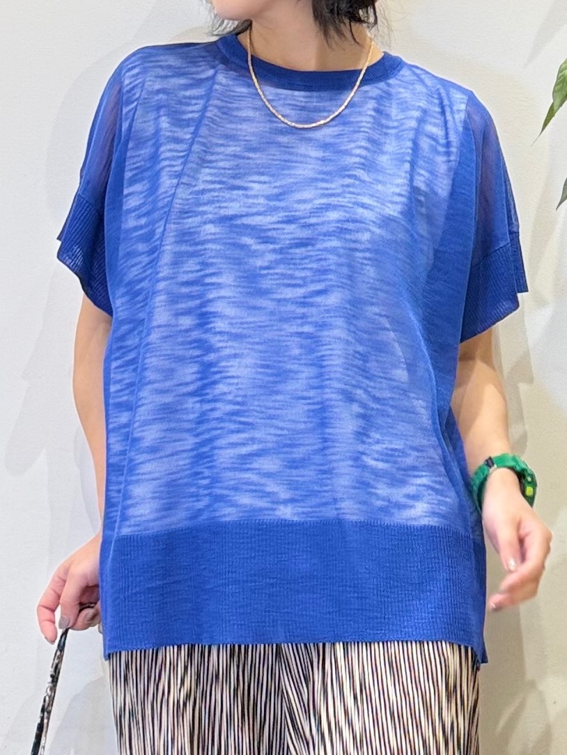 misakiさんの「SHOO･LA･RUE｜【2点セット/S-LL/体型カバー】大人のこなれレイヤード シアーニット+タンクトップ」を使ったコーディネート