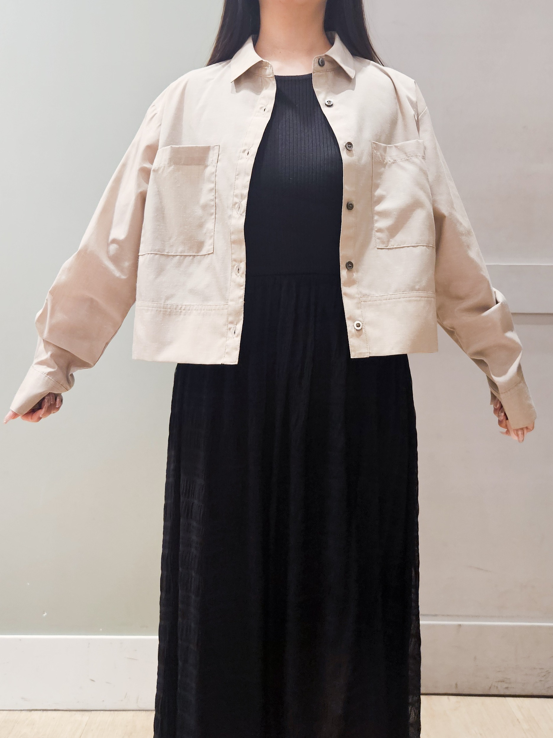 maiさんの「grove｜【貴島明日香さん着用／イージーケア／接触冷感】麻混クロップドシャツ」を使ったコーディネート