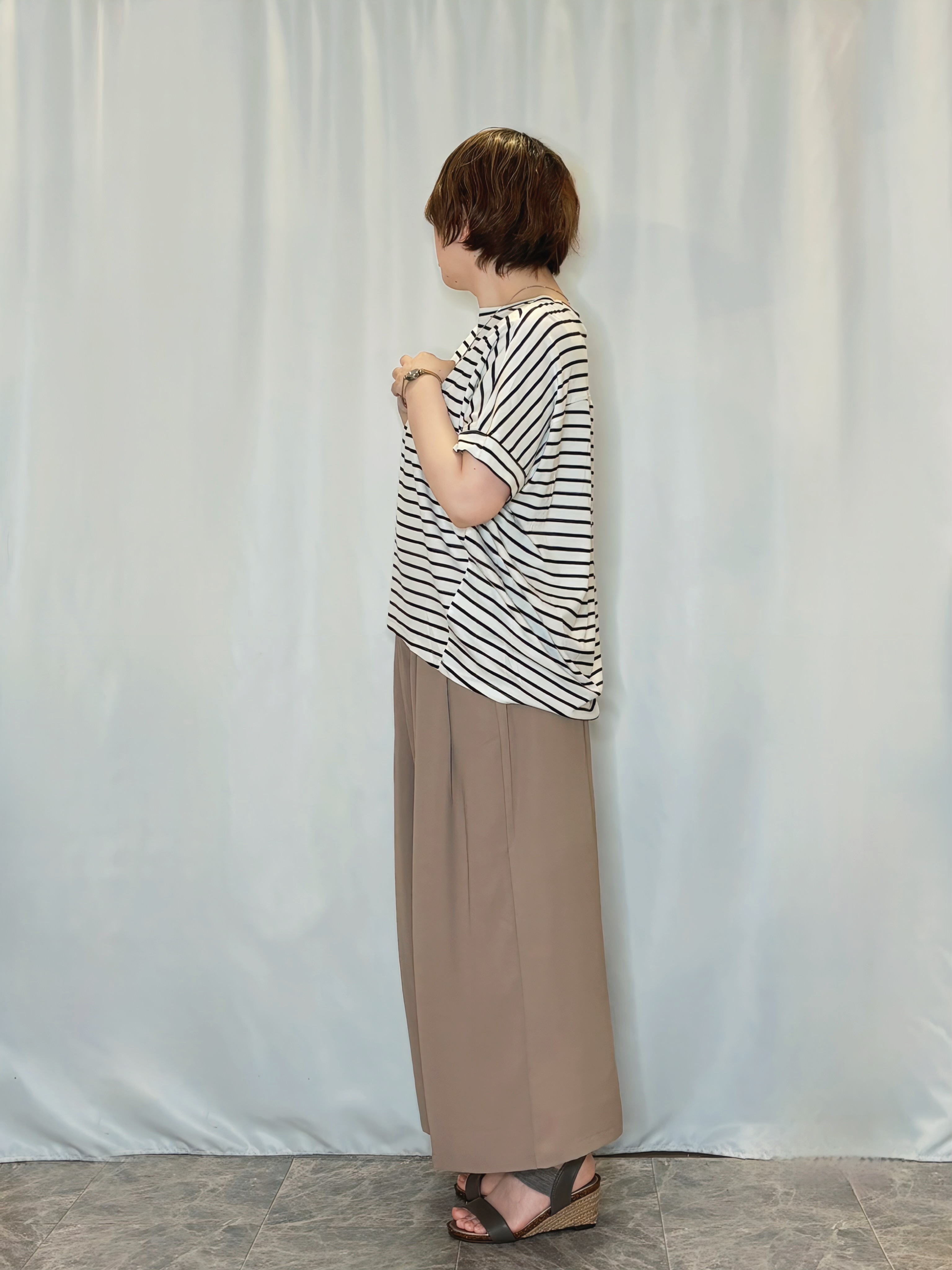 たみさんの「SHOO･LA･RUE｜【ひんやり/洗濯機可/S-LL】オンにもオフにも マルチに使えるボタンレスカーディガン」を使ったコーディネート