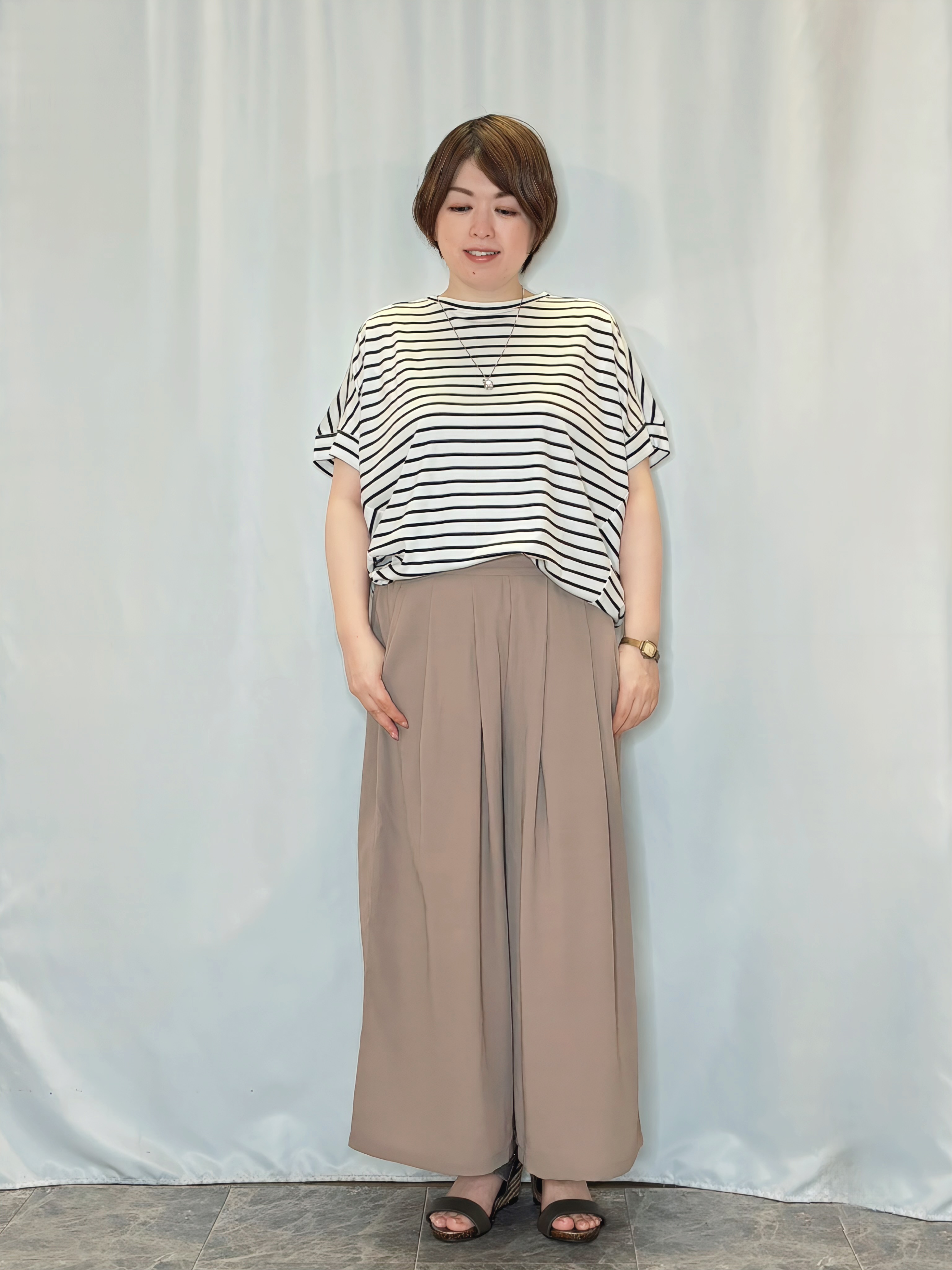 たみさんの「SHOO･LA･RUE｜【ひんやり/洗濯機可/S-LL】オンにもオフにも マルチに使えるボタンレスカーディガン」を使ったコーディネート