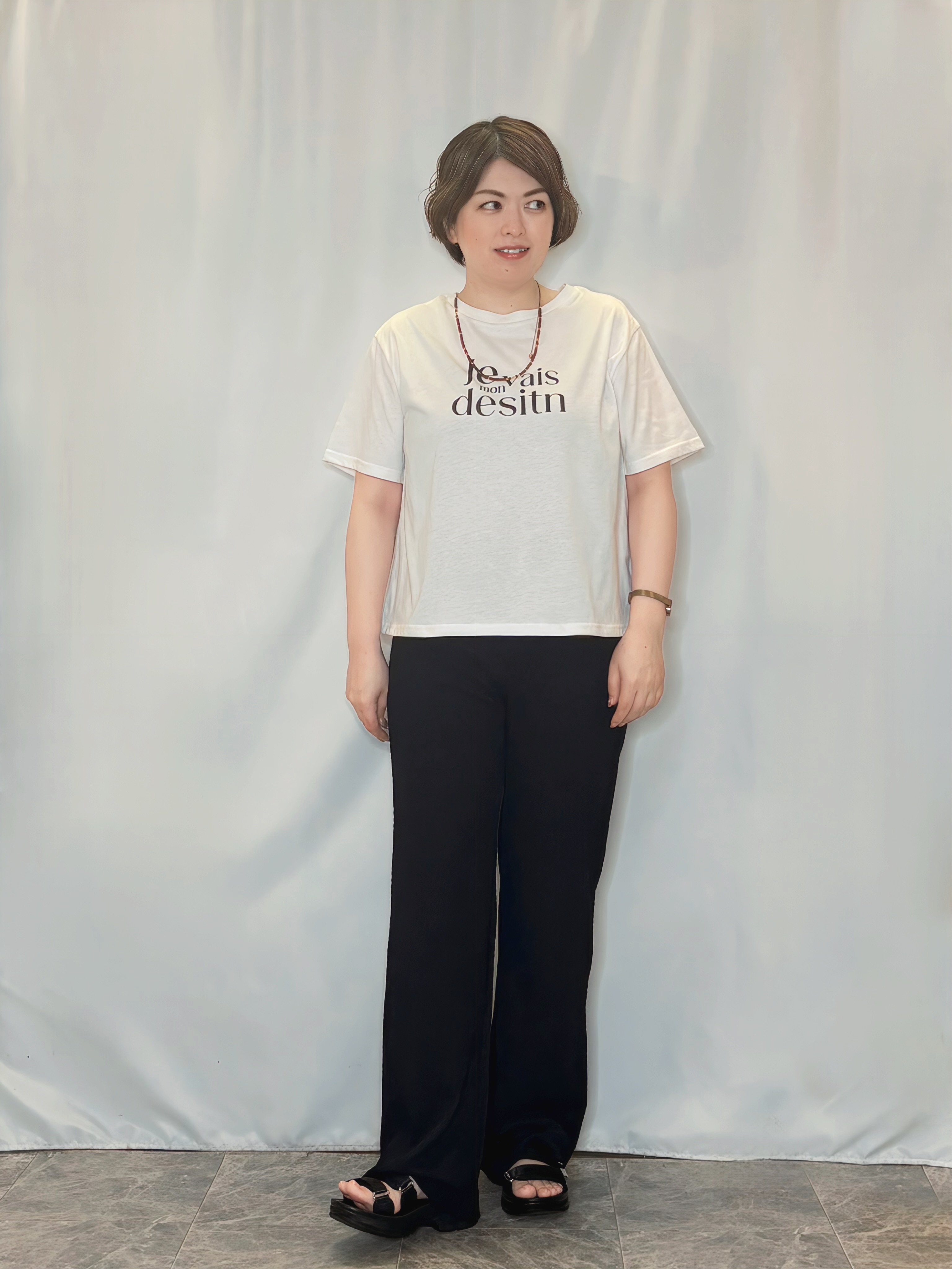 たみさんの「SHOO･LA･RUE｜【2点セット/S-LL】透かしクロシェ編みベスト＋ロゴT 大人の涼やかセット」を使ったコーディネート
