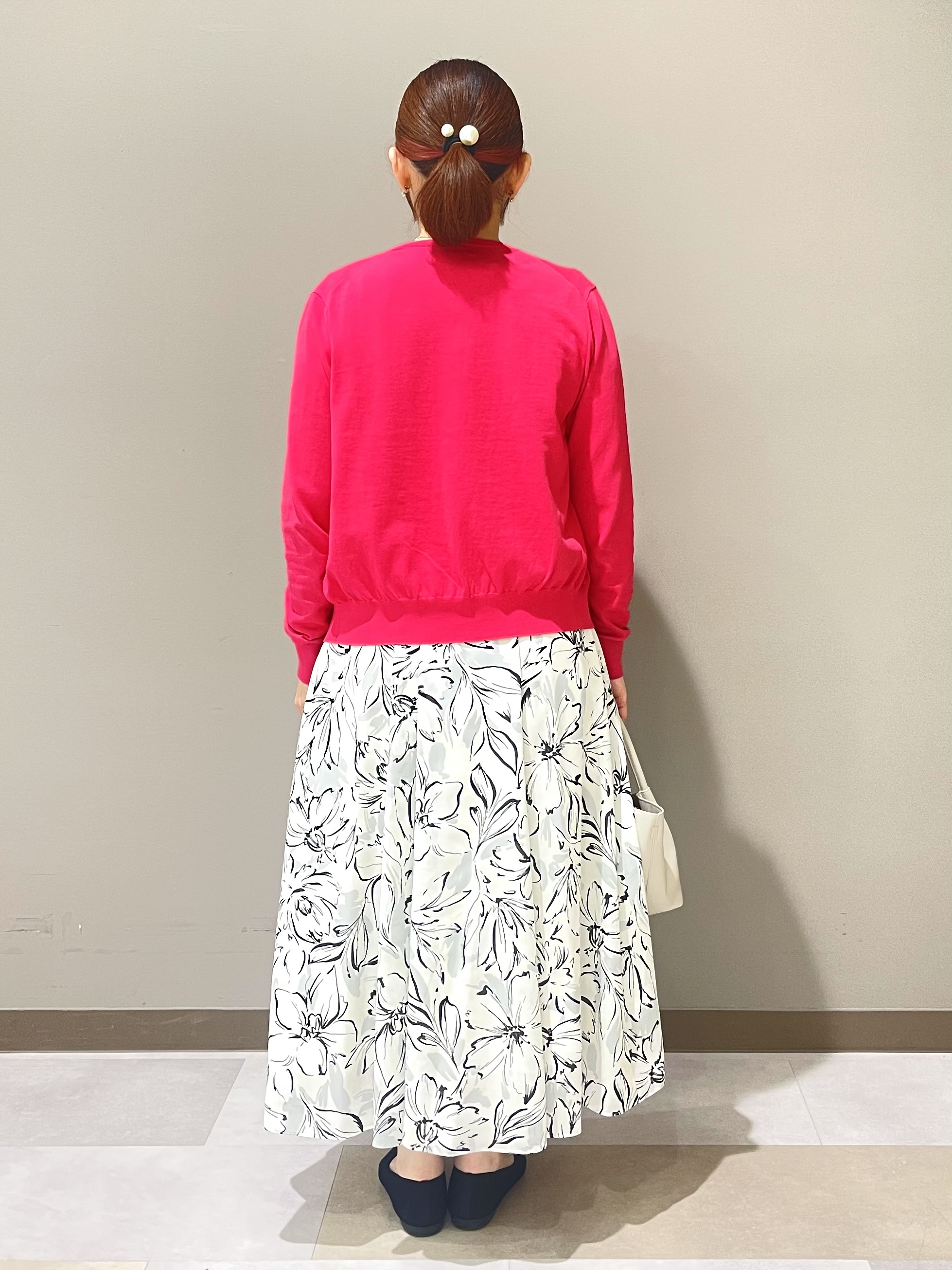 Tomoさんの「UNTITLED｜【9色展開/アンサンブル可】コットンクルーネックカーディガン」を使ったコーディネート