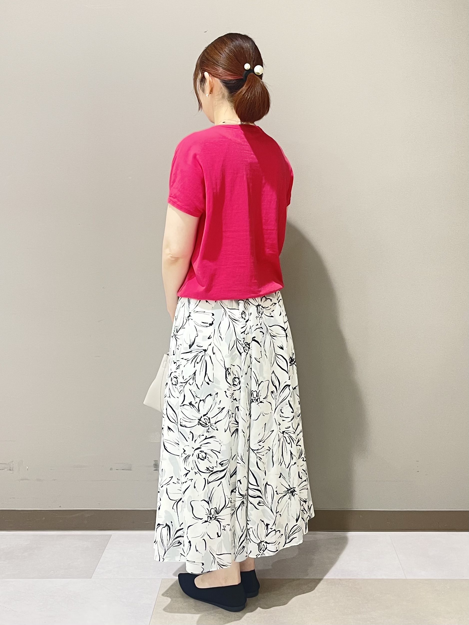 Tomoさんの「UNTITLED｜【9色展開/アンサンブル可】コットンクルーネックカーディガン」を使ったコーディネート