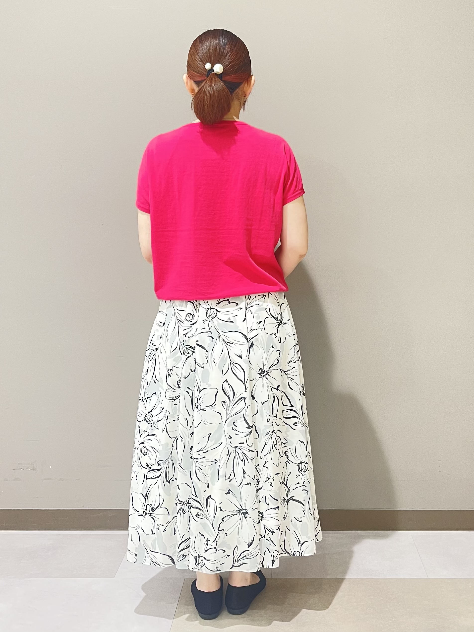 Tomoさんの「UNTITLED｜【9色展開/アンサンブル可】コットンクルーネックカーディガン」を使ったコーディネート