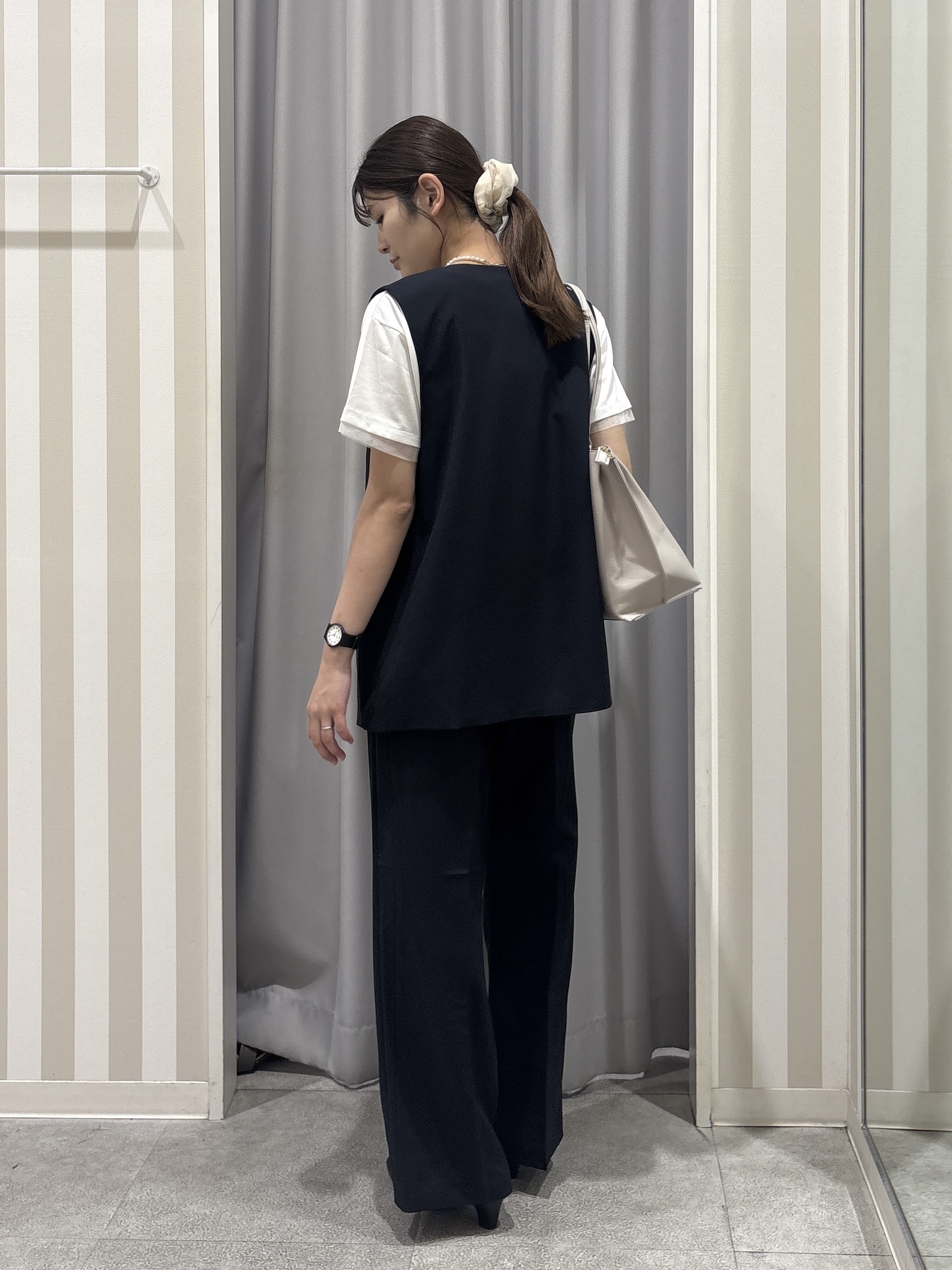 Rikaさんの「SHOO･LA･RUE｜【セットアップ可/洗濯後しわになりにくい/S-LL】シンプルで合わせやすい ノーカラージレ」を使ったコーディネート