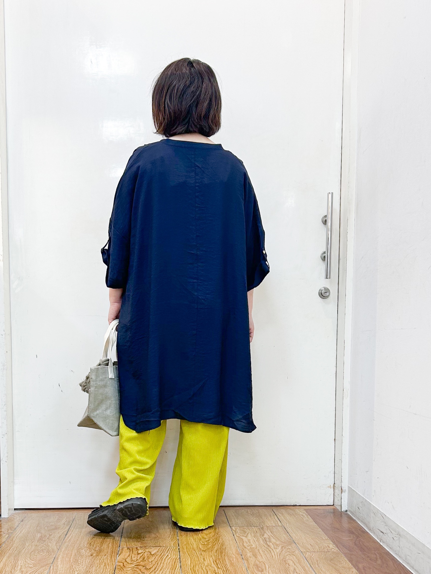 haruさんの「SHOO･LA･RUE｜【ひんやり/S-LL/洗濯機可】体型カバー叶える 大人のゆるドルマンチュニック」を使ったコーディネート