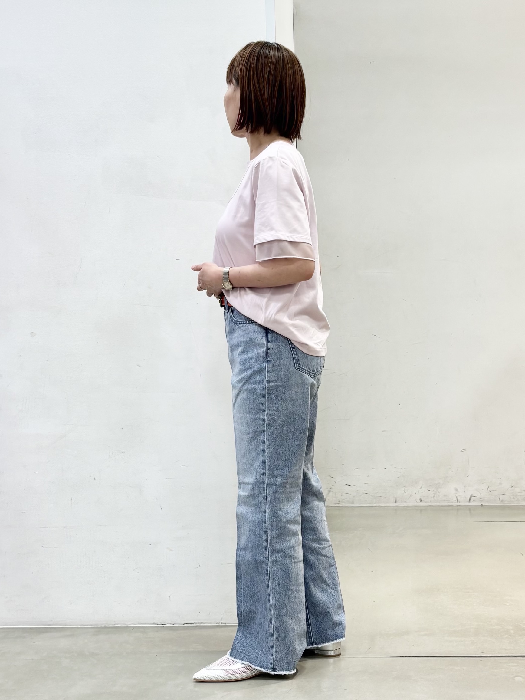 fujiさんの「THE SHOP TK｜【M-XL/ひんやり】上品な透け感 袖口シアーTシャツ」を使ったコーディネート