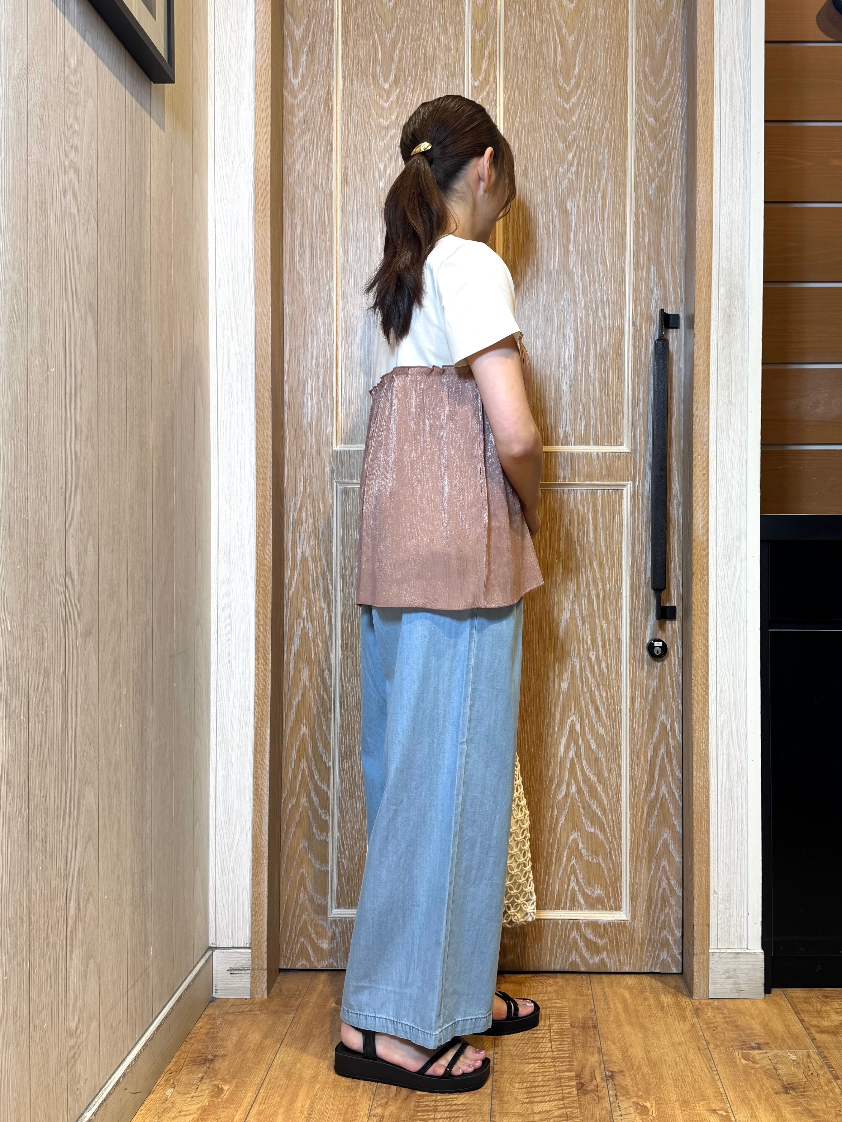 KAORIさんの「SHOO･LA･RUE｜【ひんやり/S-LL】1枚でインせず決まる きらきらビスチェ風Tシャツ」を使ったコーディネート