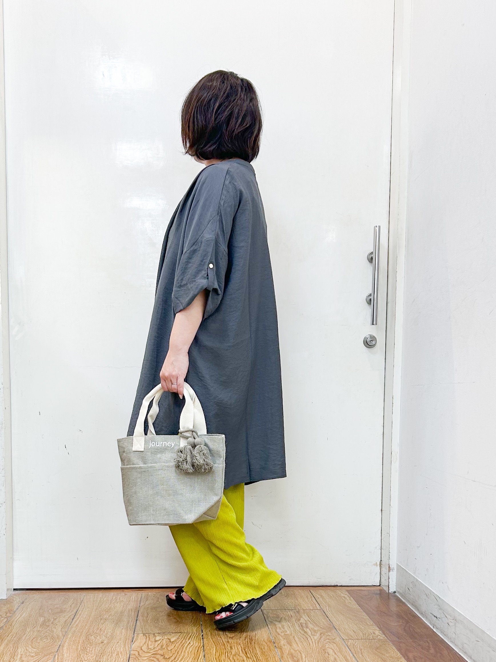 haruさんの「SHOO･LA･RUE｜【ひんやり/S-LL】体型カバー叶える 大人のゆるドルマンチュニック」を使ったコーディネート