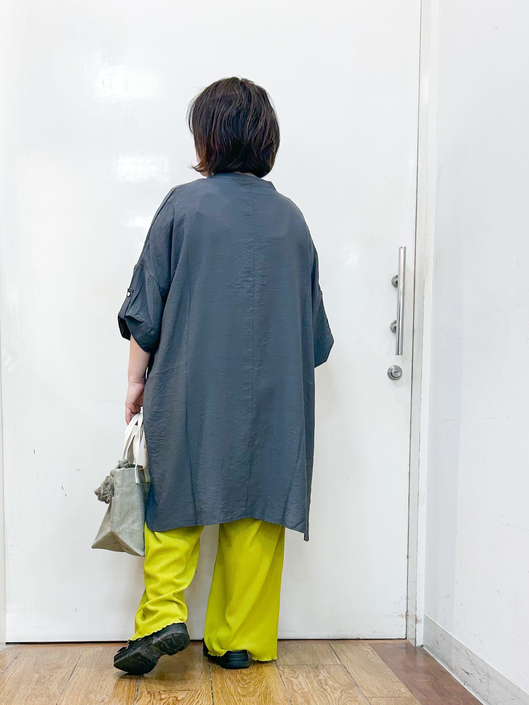 haruさんの「SHOO･LA･RUE｜【ひんやり/S-LL】体型カバー叶える 大人のゆるドルマンチュニック」を使ったコーディネート