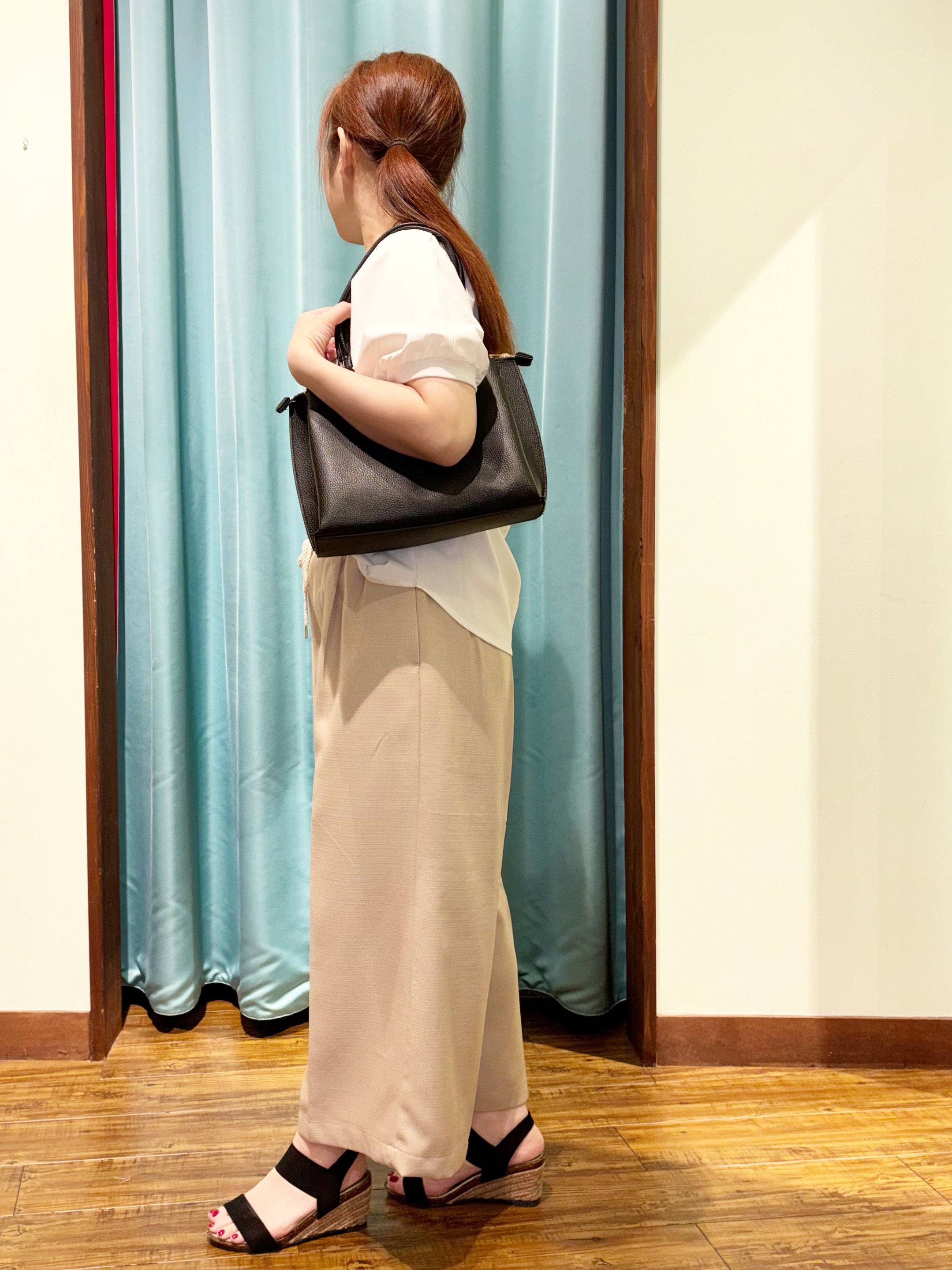 tukiさんの「SHOO･LA･RUE｜【ひんやり/洗濯後しわになりにくい】インせず着られる さらっとタッチのドルマンブラウス」を使ったコーディネート