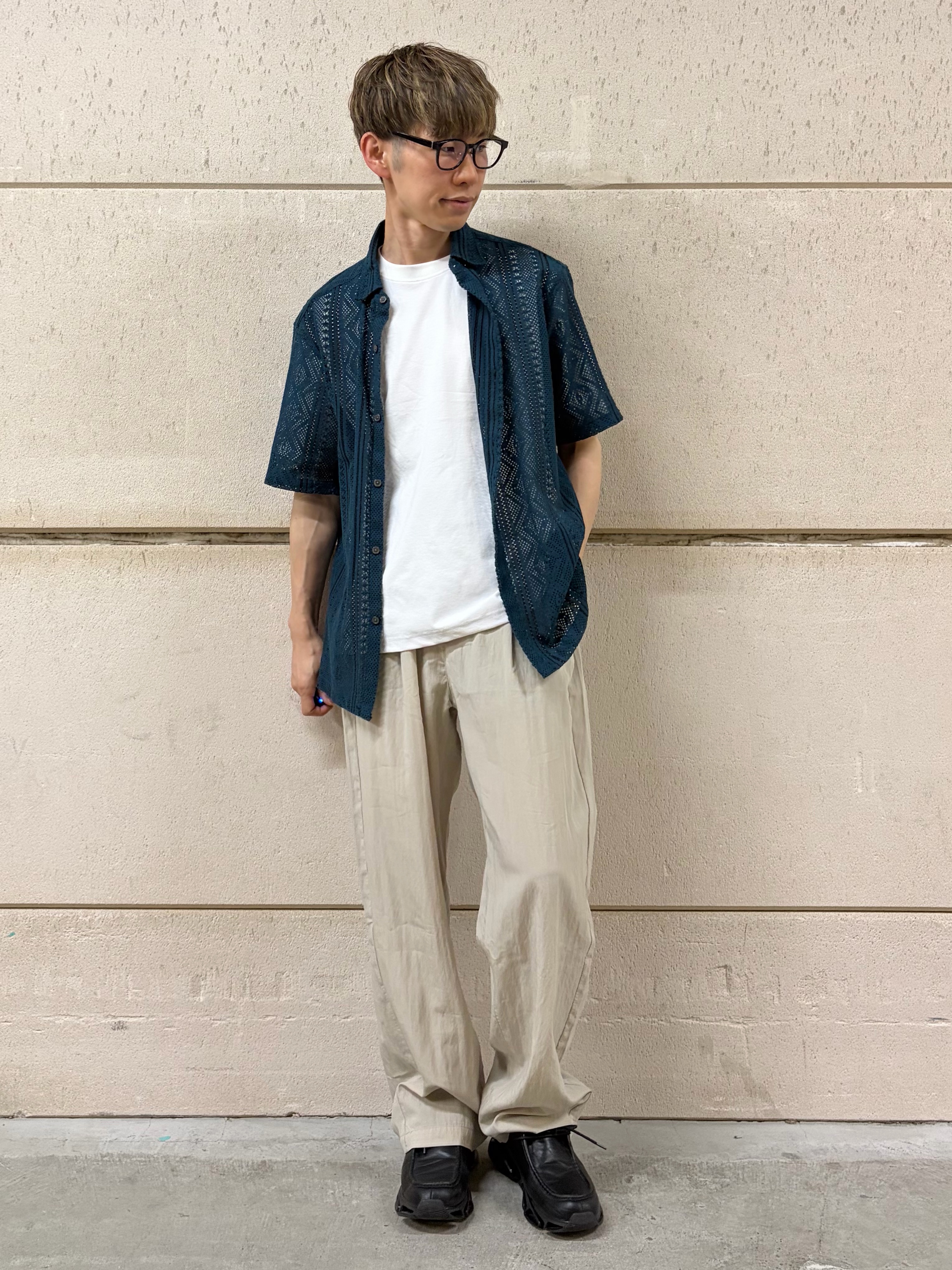 つーじーさんの「THE SHOP TK｜【2点セット】クラフトレース 半袖シャツ＋半袖Tシャツ」を使ったコーディネート