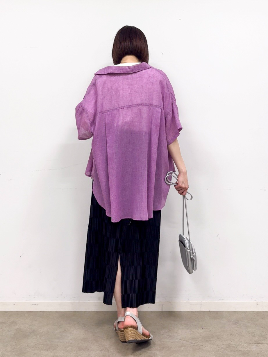 𝐜𝐡𝐢𝐤𝐚さんの「SHOO･LA･RUE｜ヒップがすっぽり隠れる やわらか5分袖シアーシャツ」を使ったコーディネート