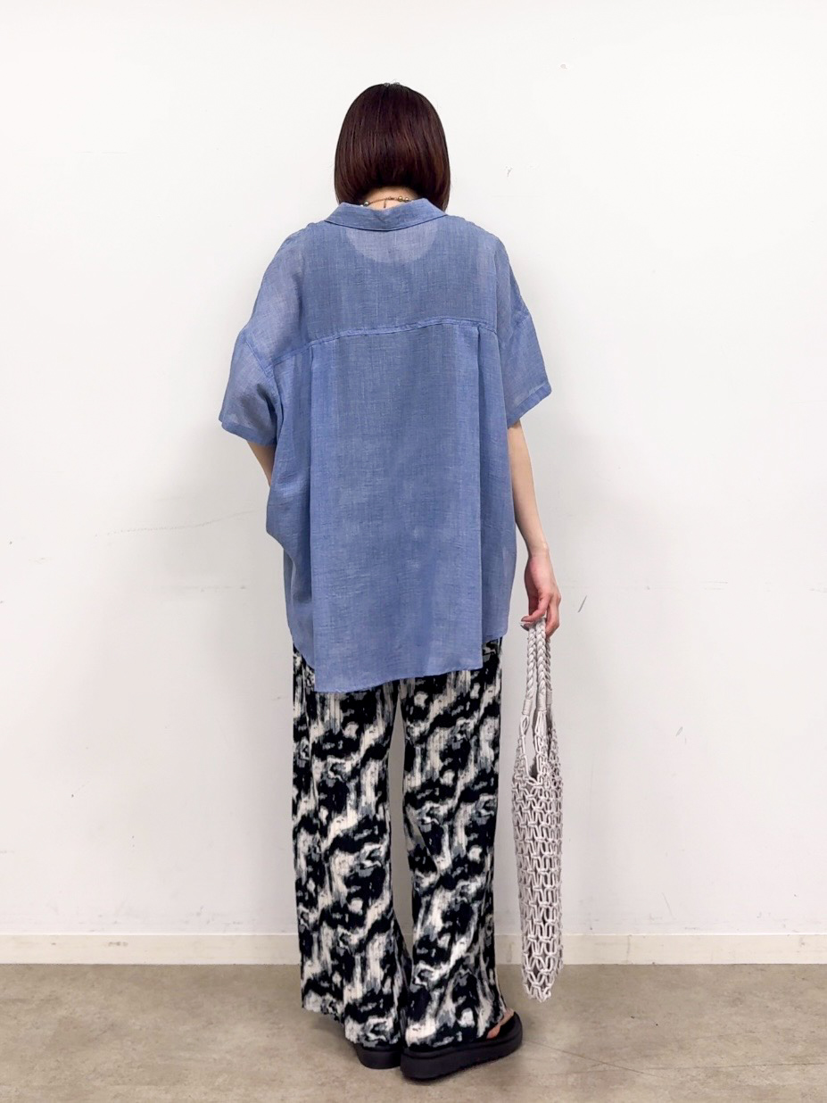 𝐜𝐡𝐢𝐤𝐚さんの「SHOO･LA･RUE｜ヒップがすっぽり隠れる やわらか5分袖シアーシャツ」を使ったコーディネート