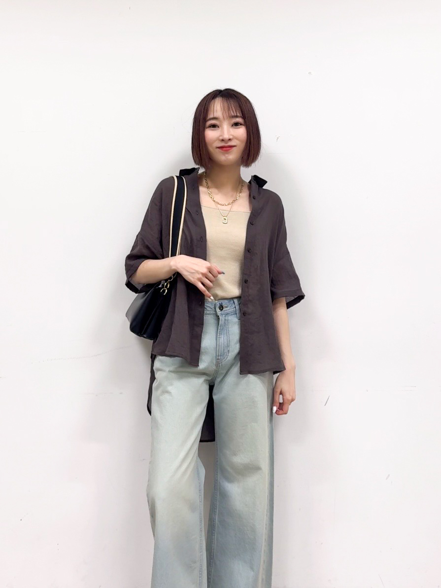 𝐜𝐡𝐢𝐤𝐚さんの「SHOO･LA･RUE｜ヒップがすっぽり隠れる やわらか5分袖シアーシャツ」を使ったコーディネート