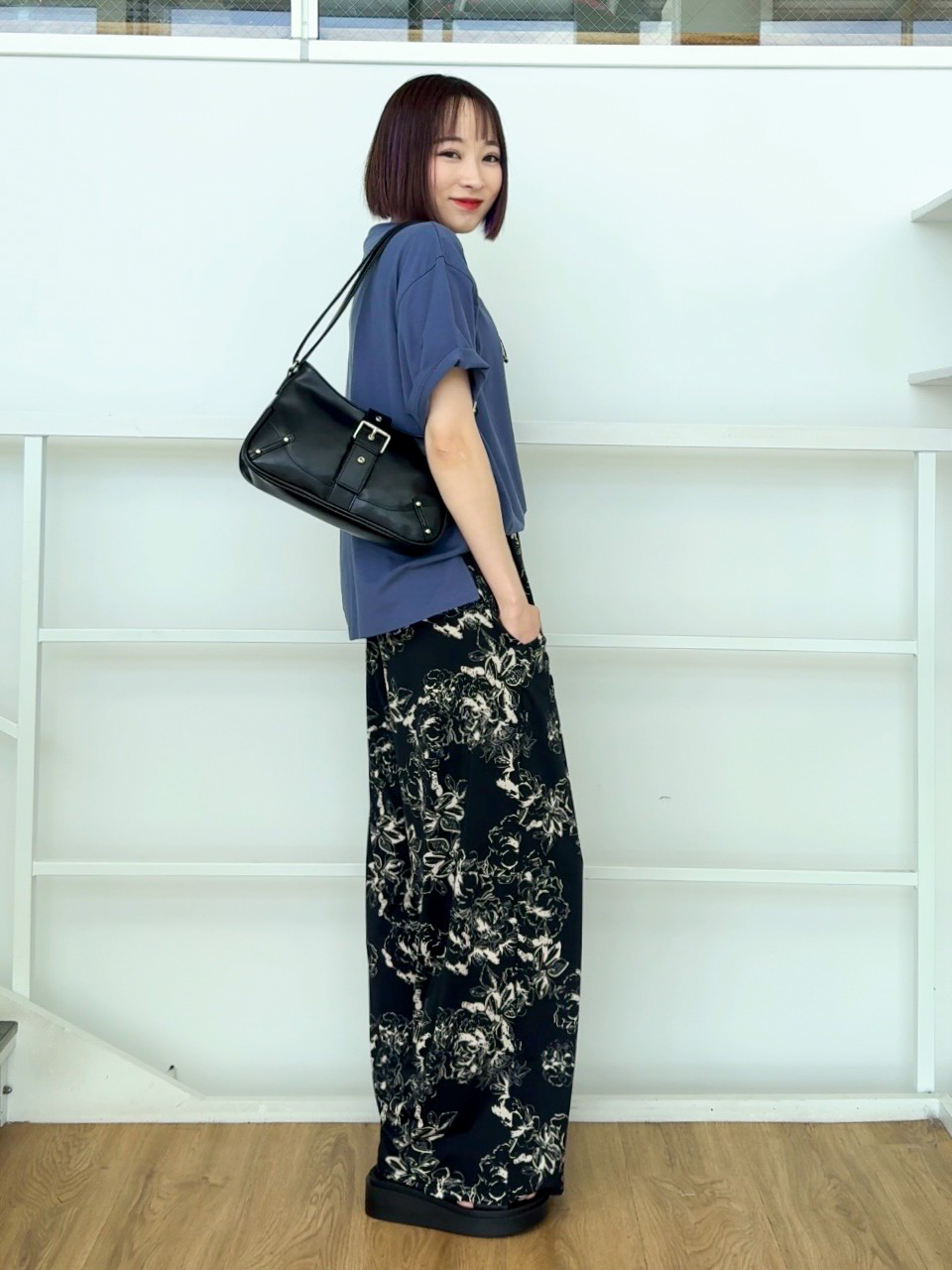 𝐜𝐡𝐢𝐤𝐚さんの「SHOO･LA･RUE｜【綿100％/S-LL/プチプラ】選べる3柄 プリントアソートTシャツ」を使ったコーディネート