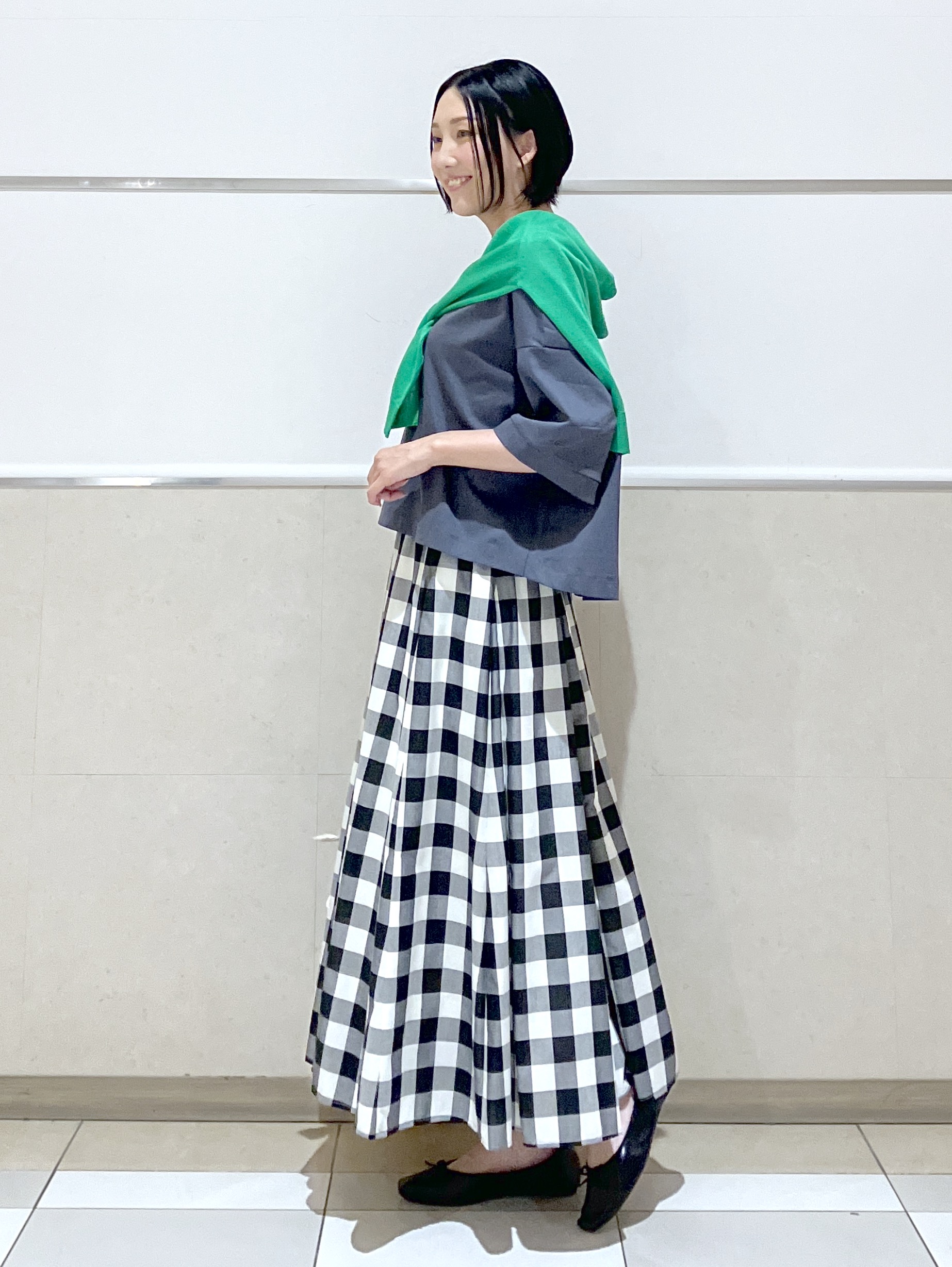 eriko さんの「Dessin｜【新色追加/体型カバー】美光沢カットソーボクシーシルエット」を使ったコーディネート
