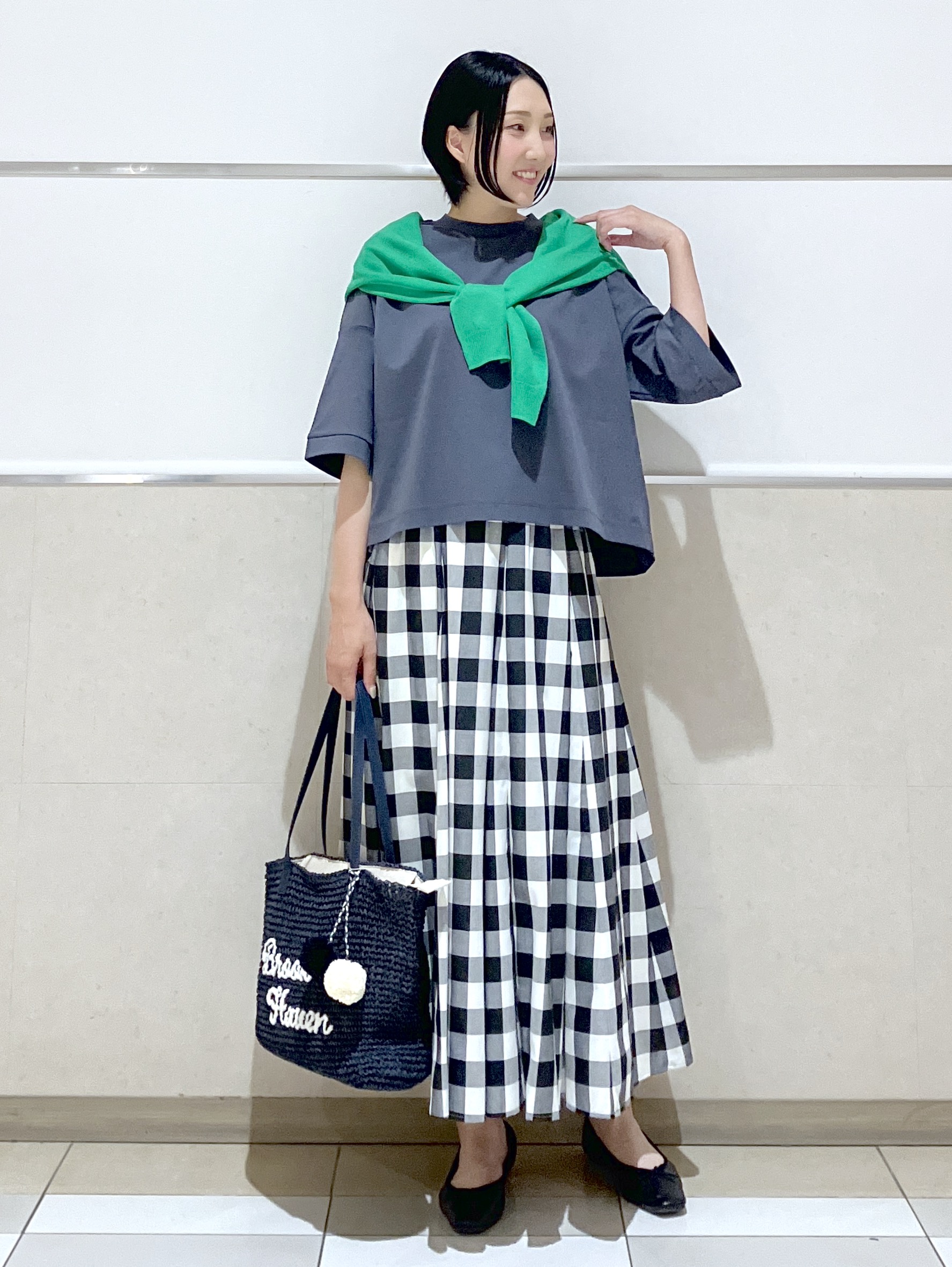 eriko さんの「Dessin｜【新色追加/体型カバー】美光沢カットソーボクシーシルエット」を使ったコーディネート
