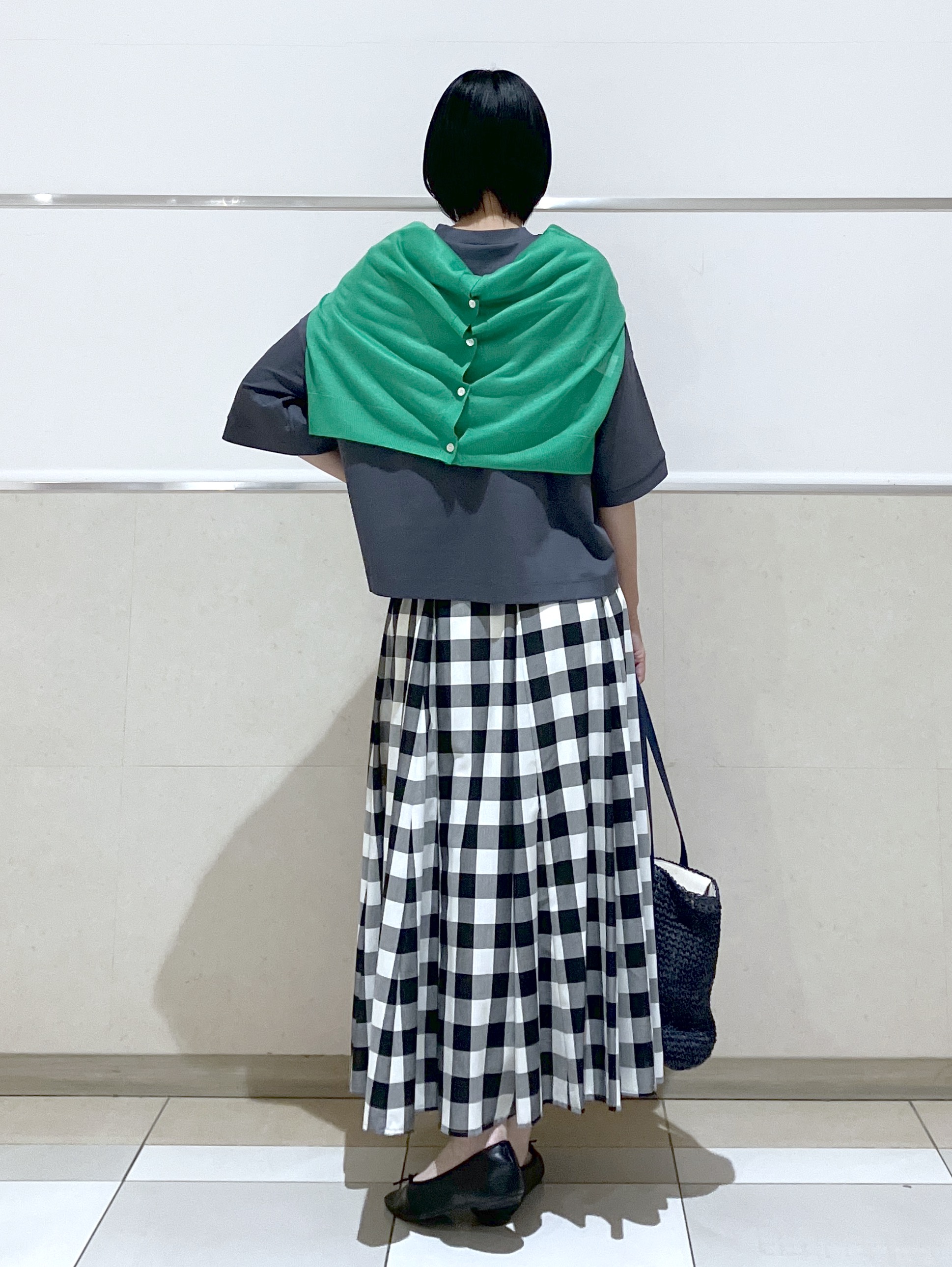 eriko さんの「Dessin｜【新色追加/体型カバー】美光沢カットソーボクシーシルエット」を使ったコーディネート