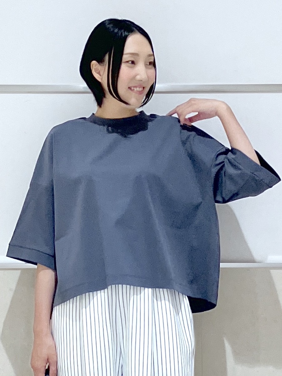 eriko さんの「Dessin｜【新色追加/体型カバー】美光沢カットソーボクシーシルエット」を使ったコーディネート