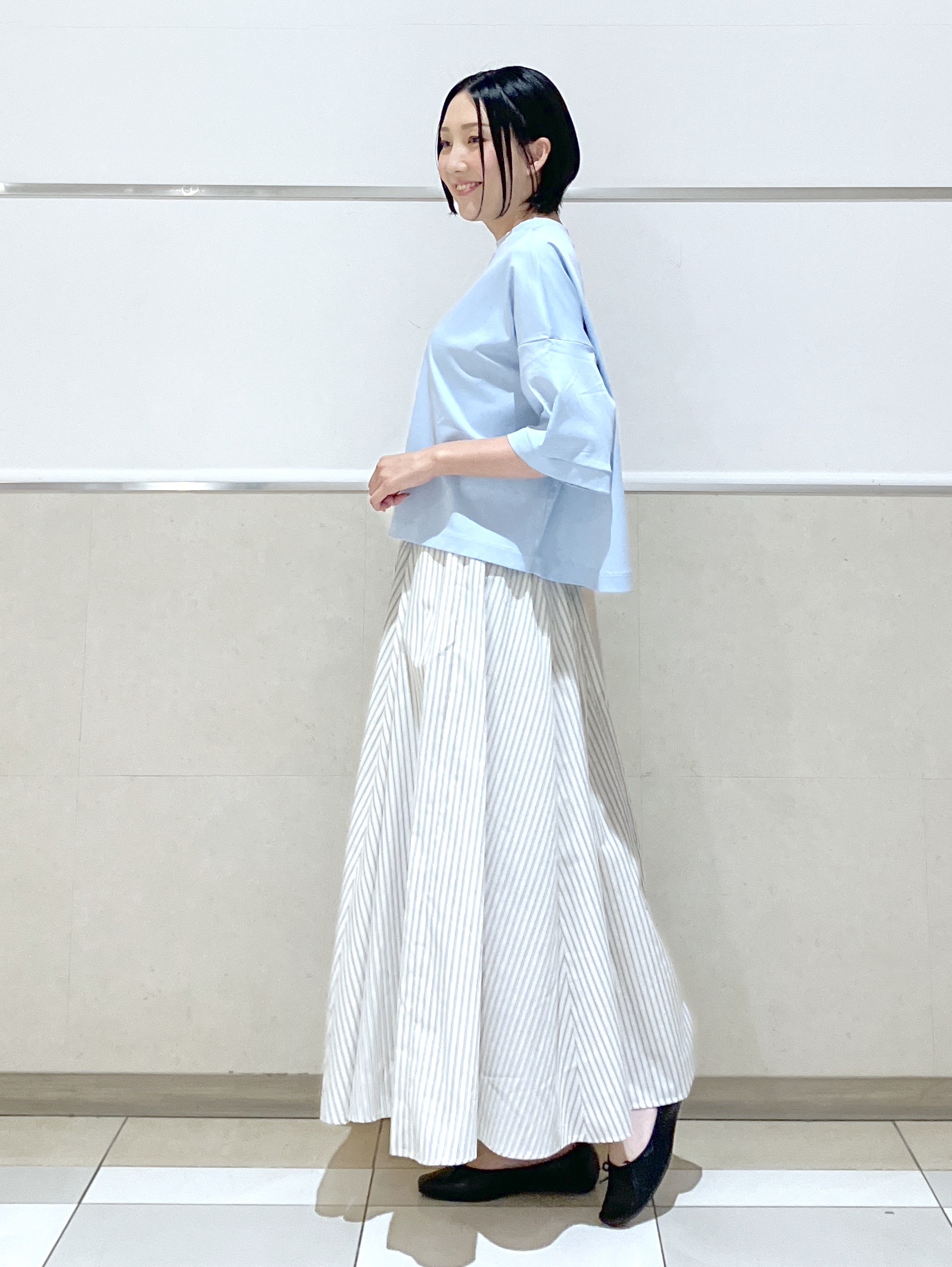 eriko さんの「Dessin｜【新色追加/体型カバー】美光沢カットソーボクシーシルエット」を使ったコーディネート