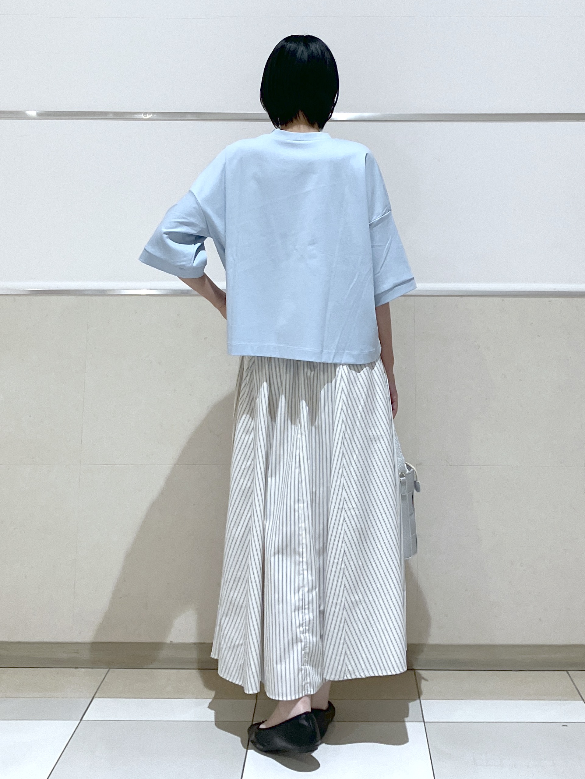 eriko さんの「Dessin｜【新色追加/体型カバー】美光沢カットソーボクシーシルエット」を使ったコーディネート