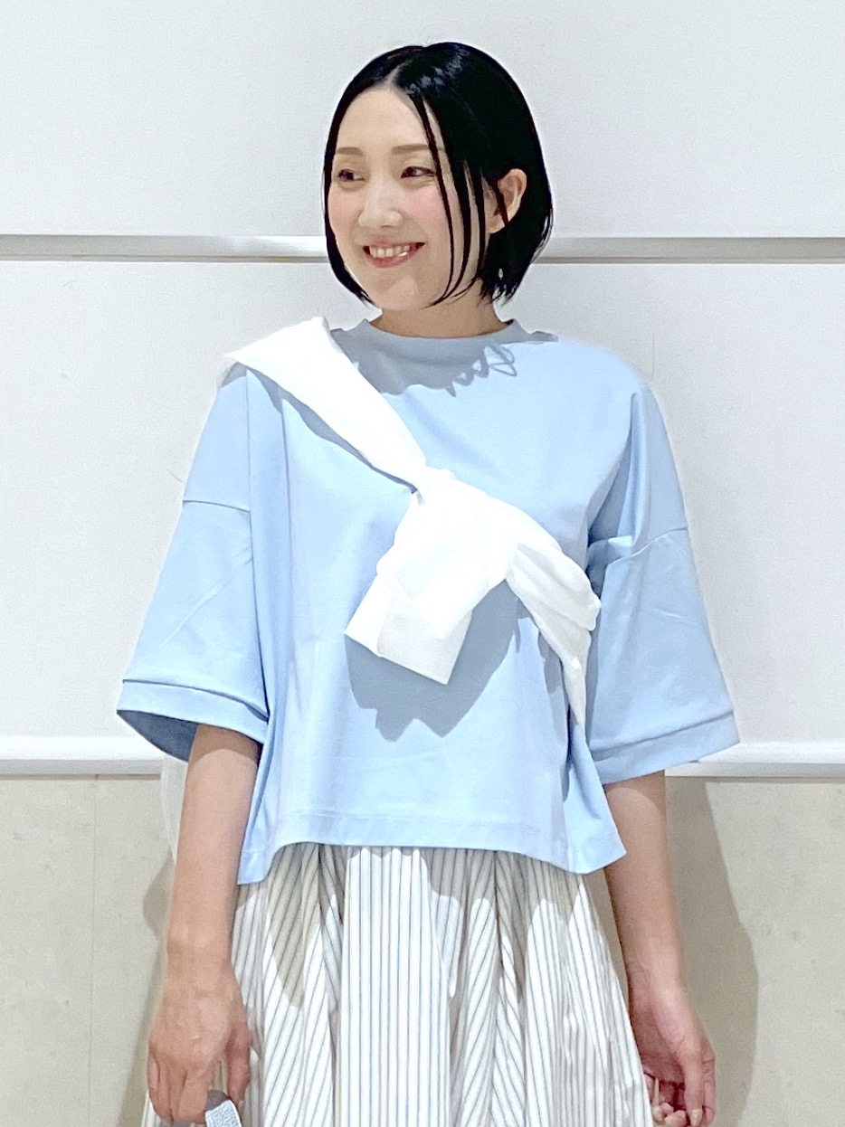 eriko さんの「Dessin｜【新色追加/体型カバー】美光沢カットソーボクシーシルエット」を使ったコーディネート