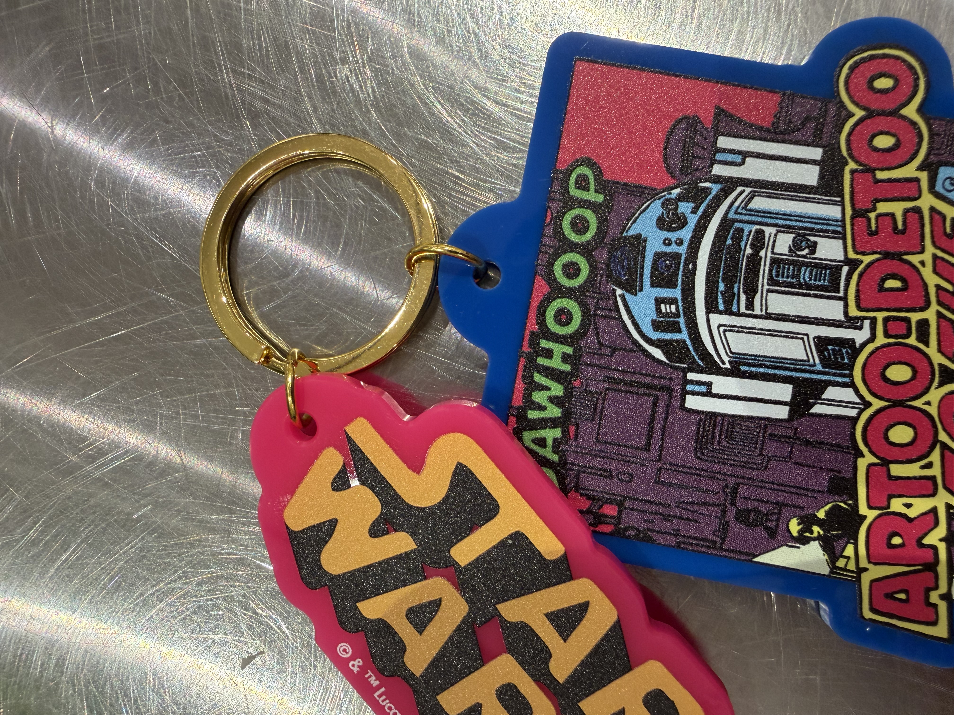 えびさんの「212 KITCHEN STORE｜カラーアクリルキーホルダー R2-D2 コミック ＜STAR WARS スター・ウォーズ ＞」を使ったコーディネート